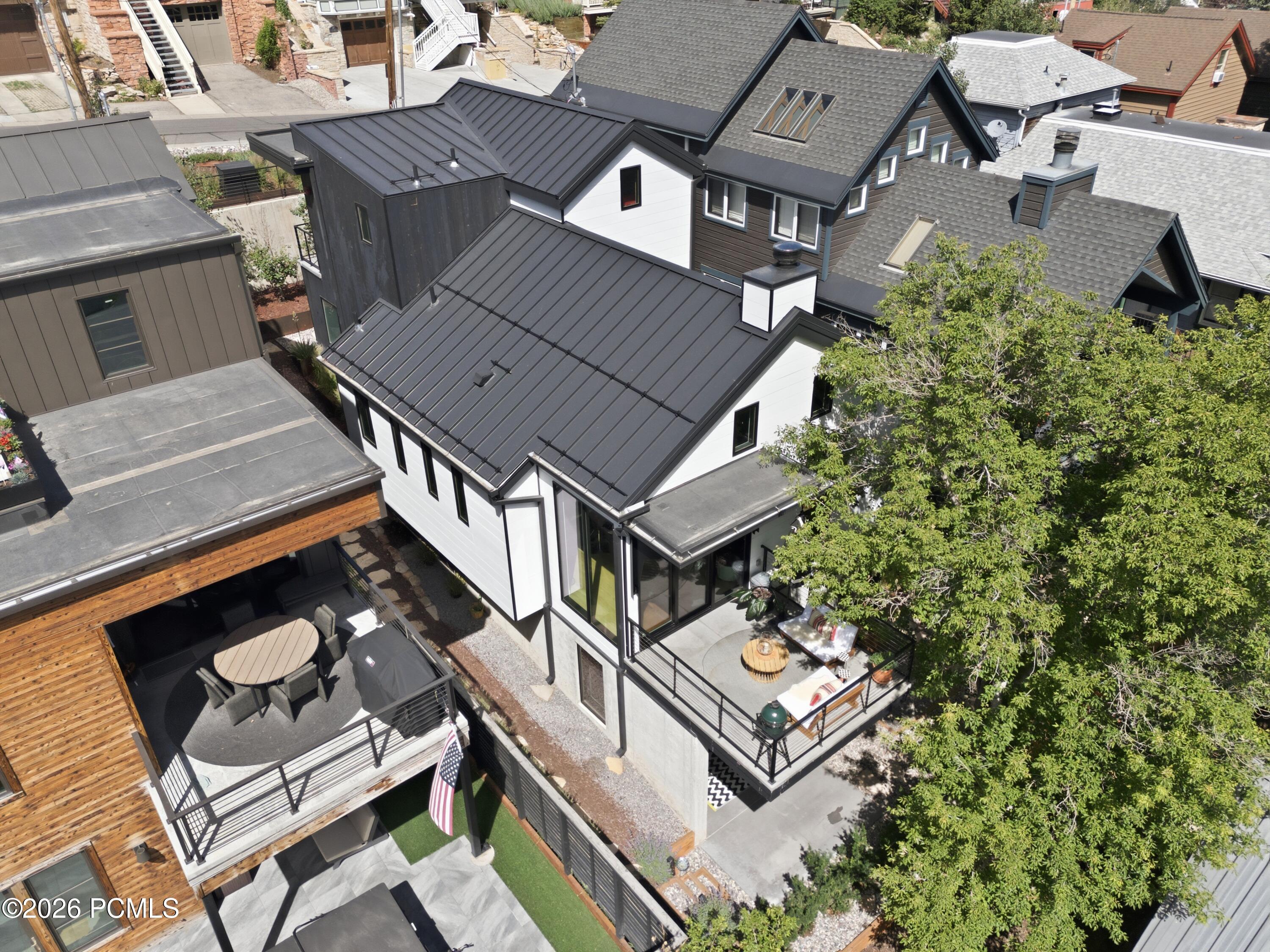 328 Woodside Avenue