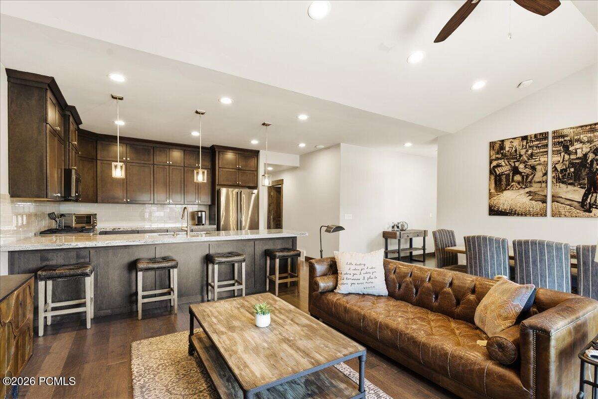 1138 W Cadence Court