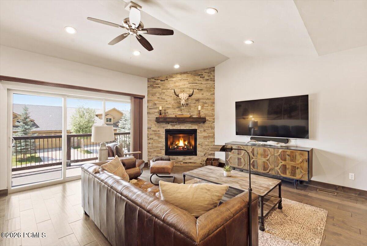 1138 W Cadence Court