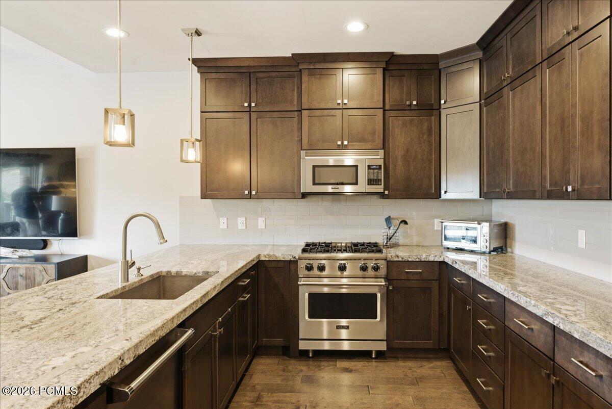 1138 W Cadence Court