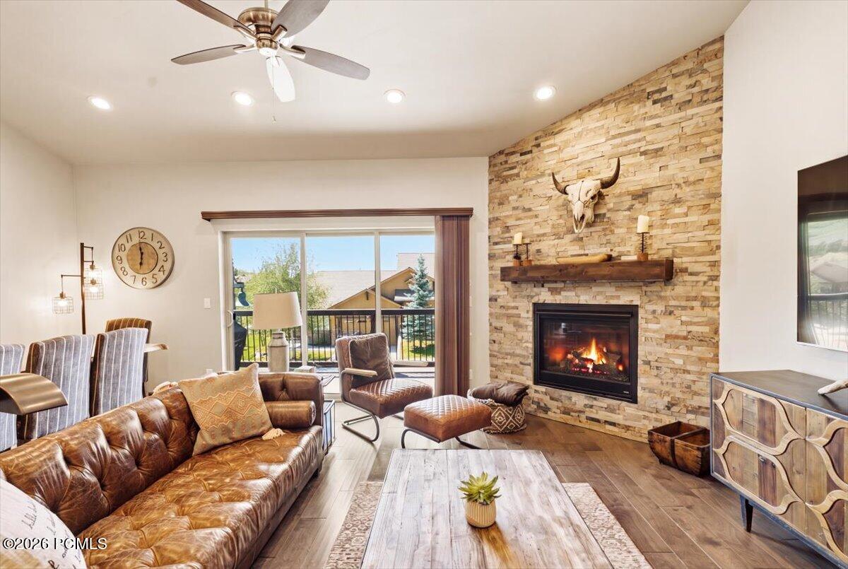 1138 W Cadence Court