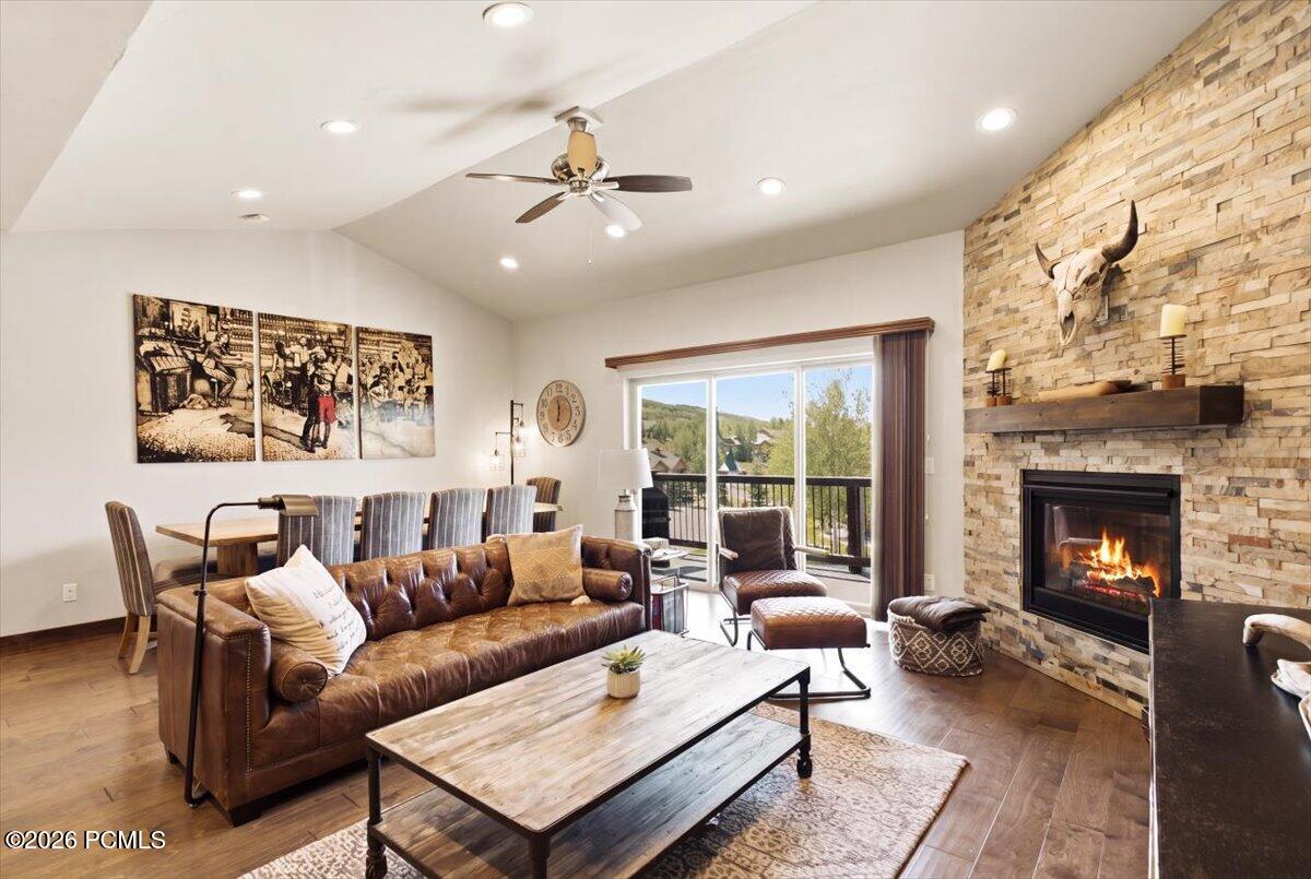 1138 W Cadence Court