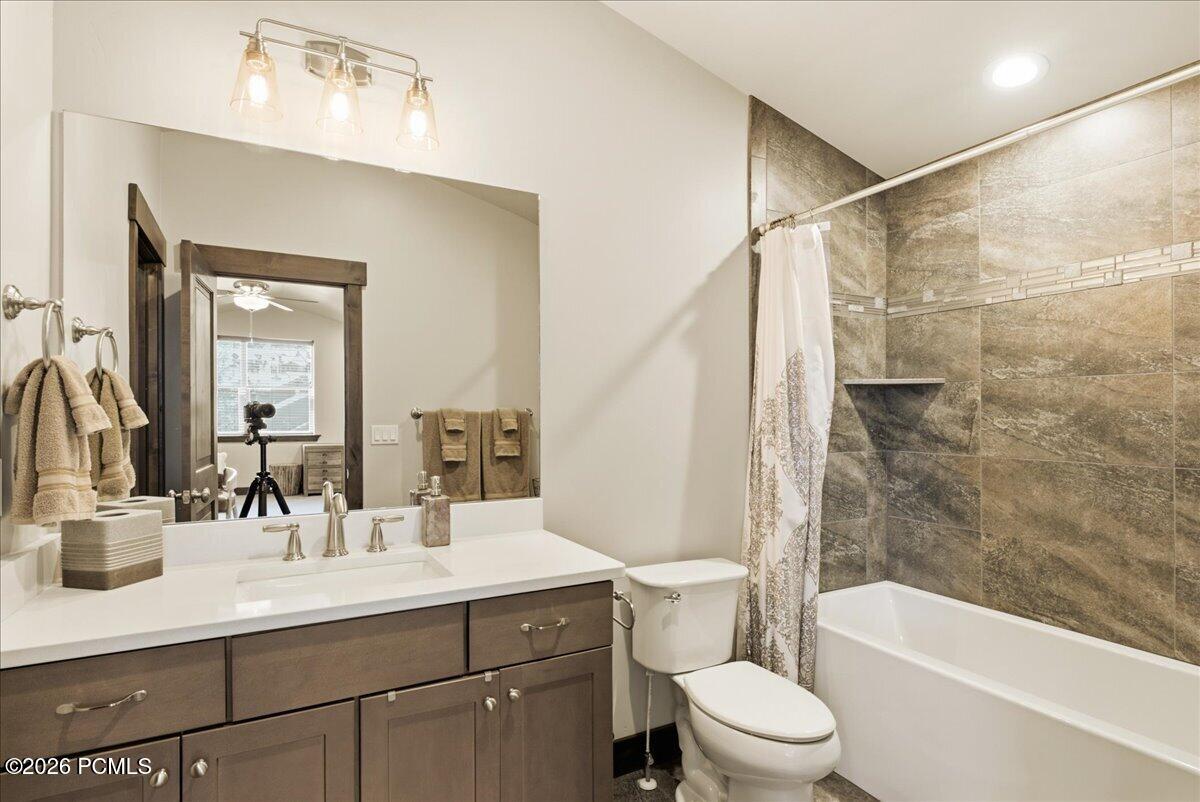 1138 W Cadence Court