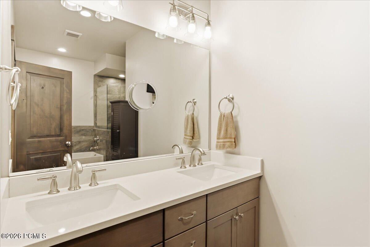 1138 W Cadence Court