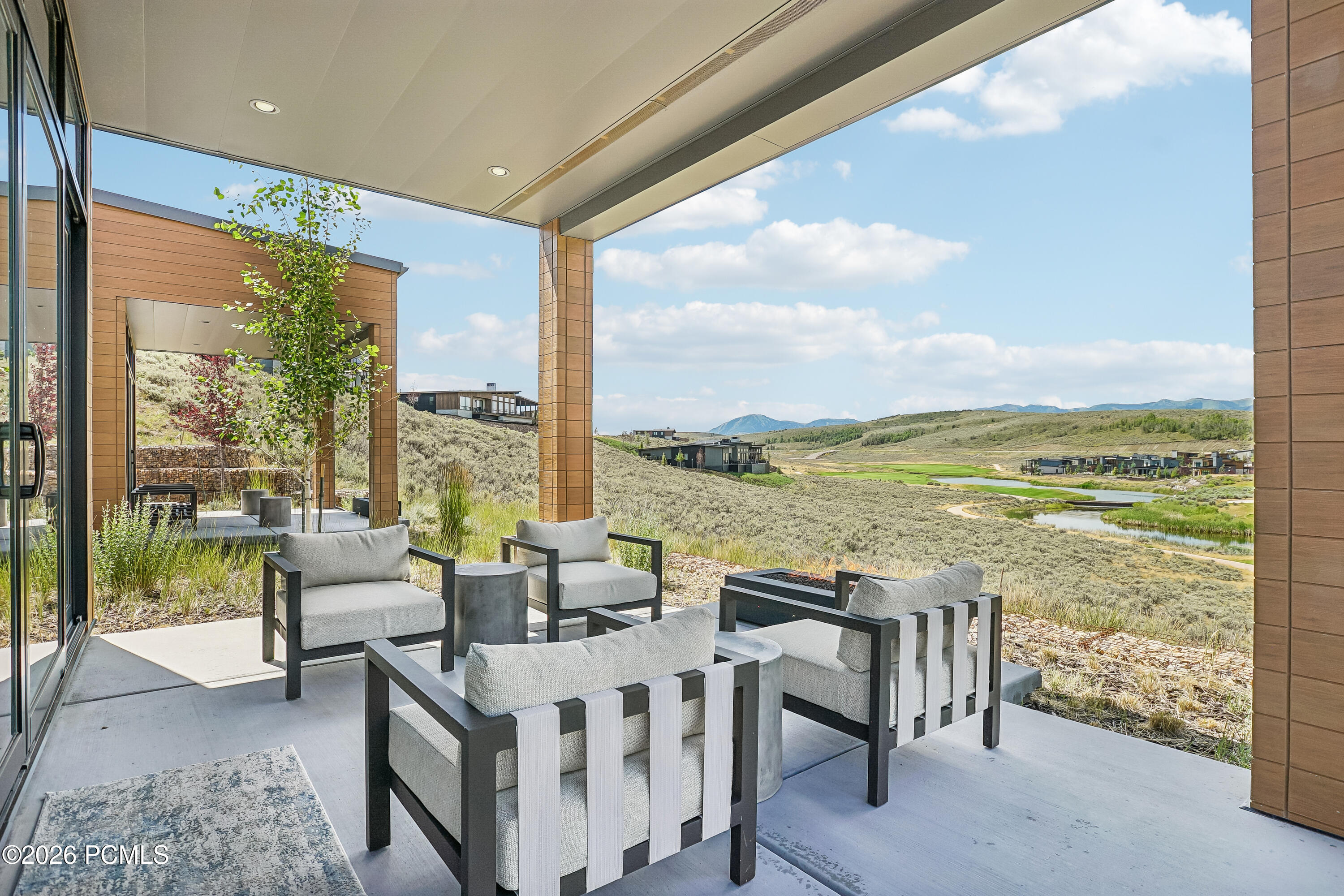 6358 Double Deer Loop