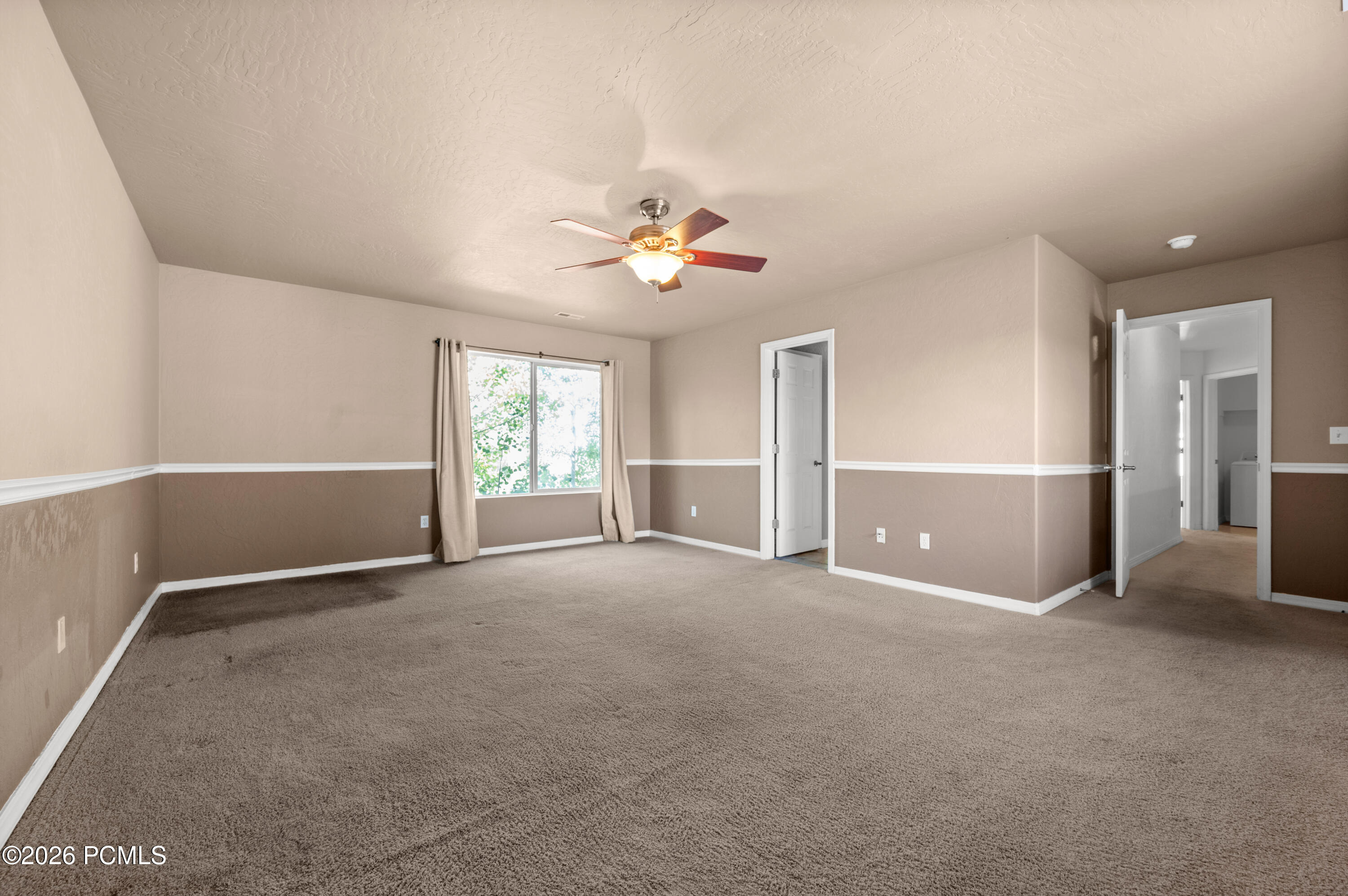1272 E Foxcrest Court