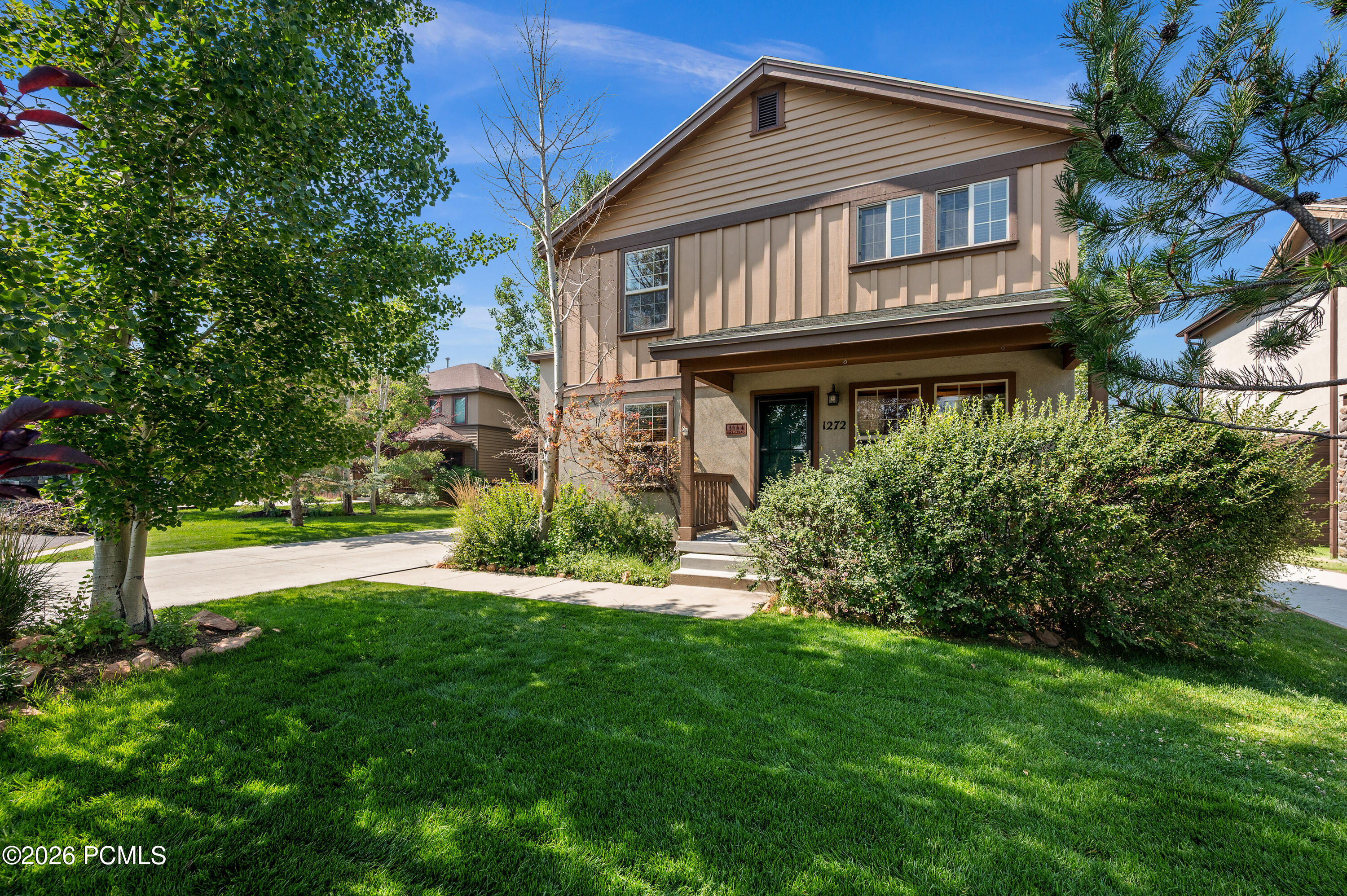 1272 E Foxcrest Court