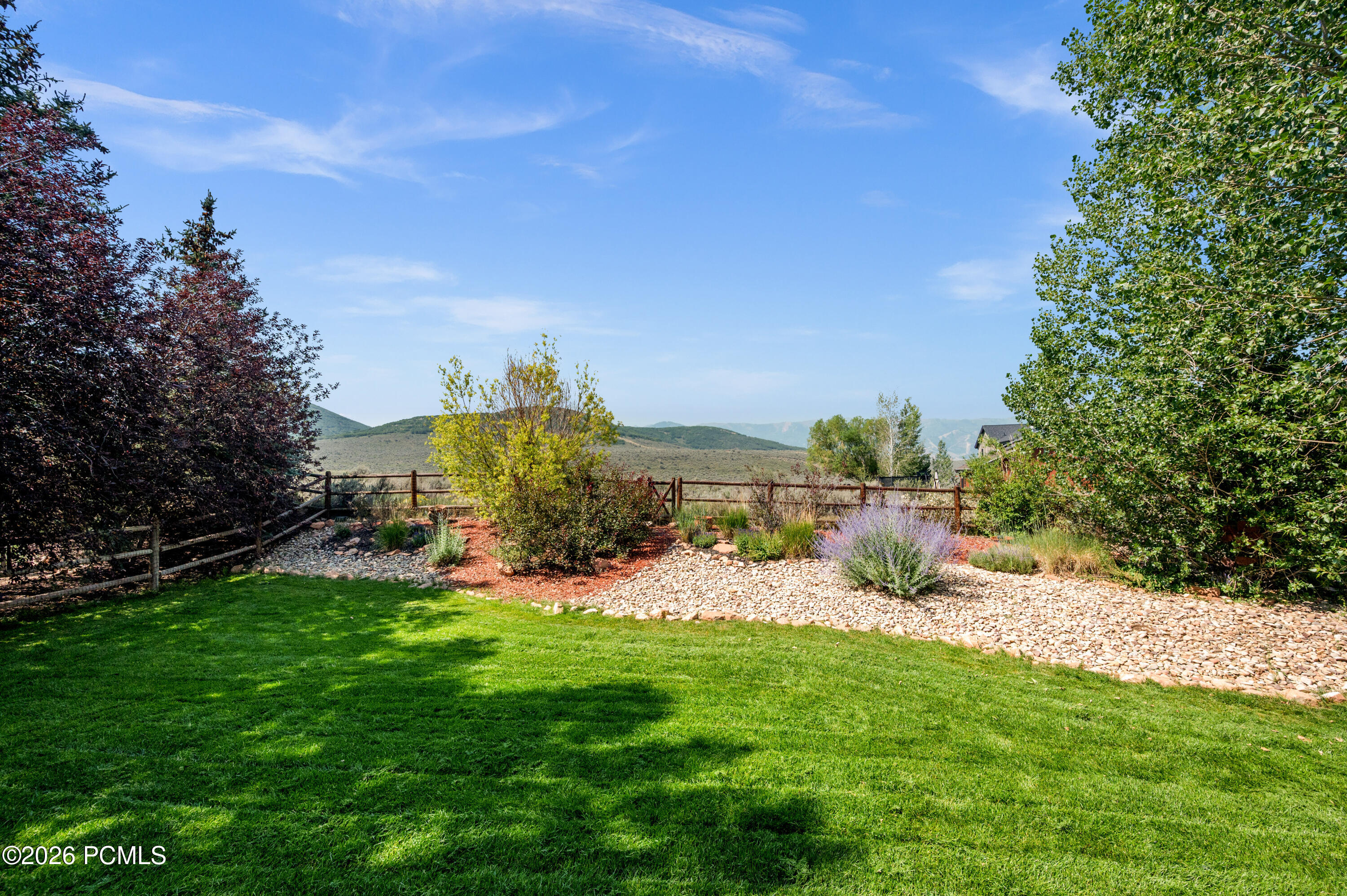 1272 E Foxcrest Court