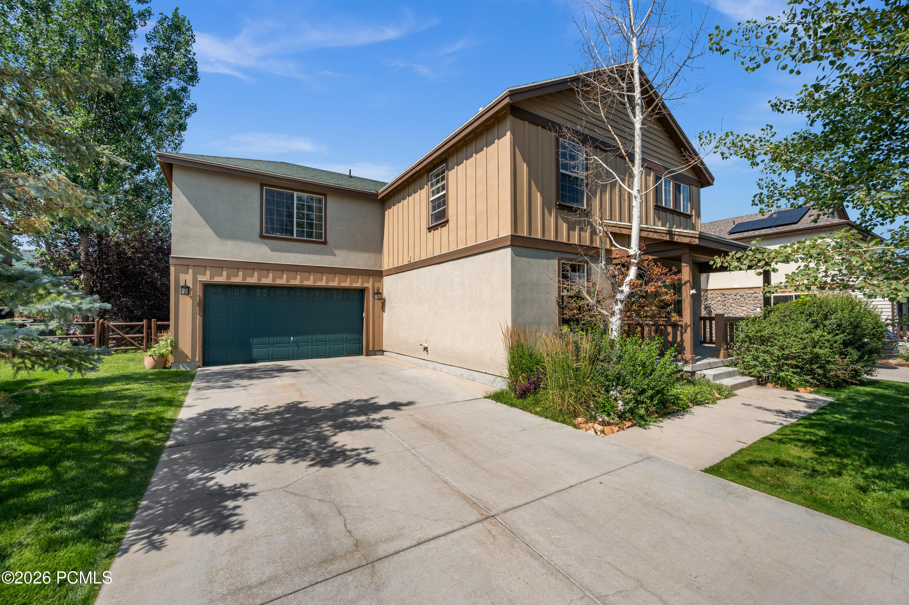 1272 E Foxcrest Court