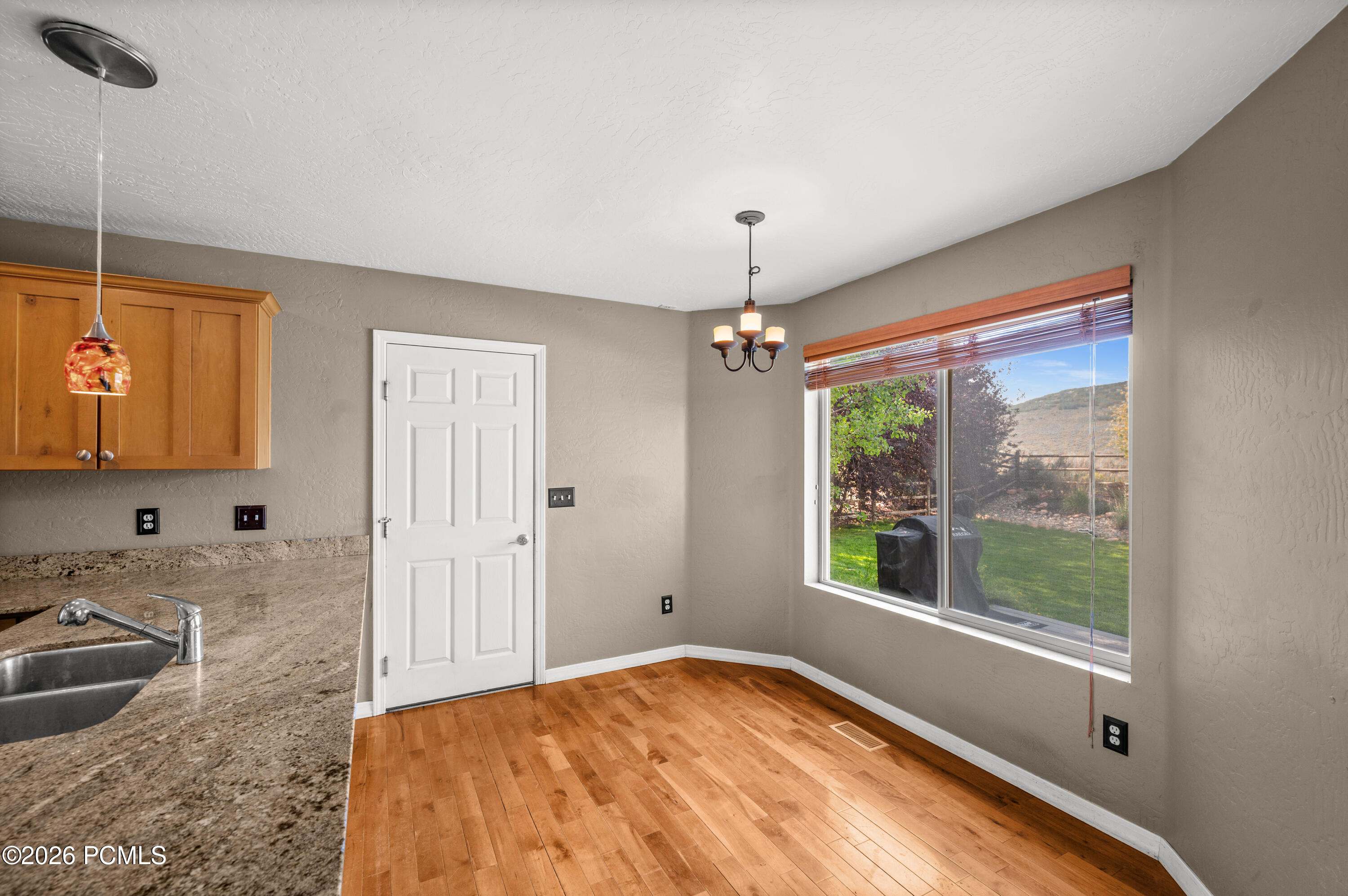 1272 E Foxcrest Court