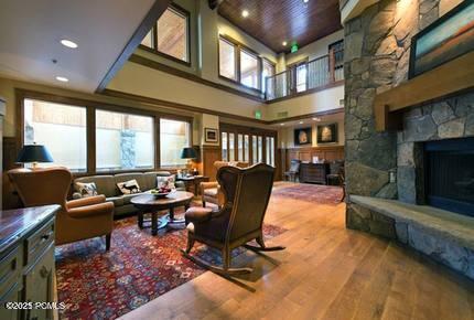 7720 E Royal Street East Ct-24
