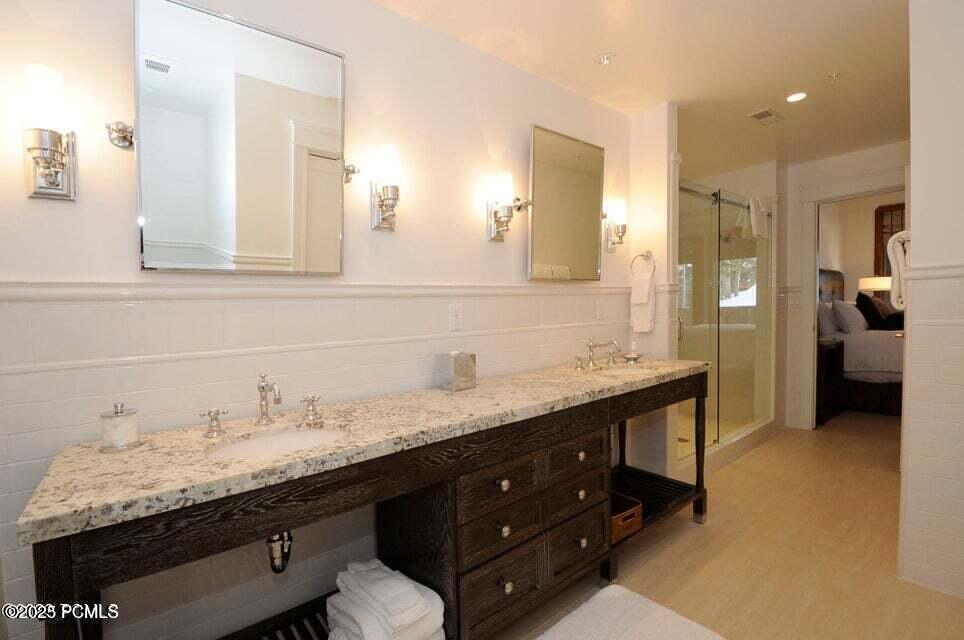 7720 E Royal Street East Ct-24