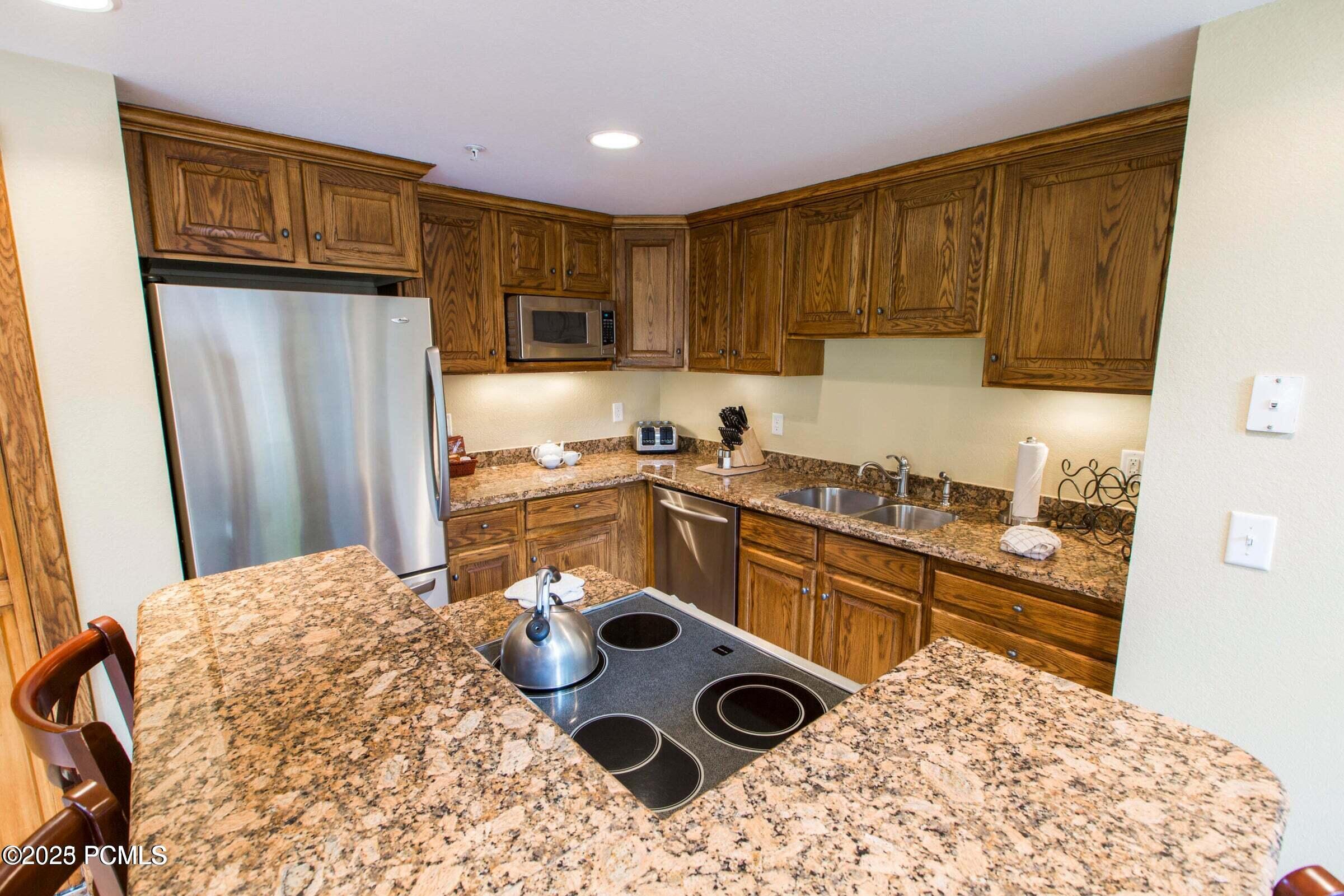 7720 E Royal Street East Ct-24