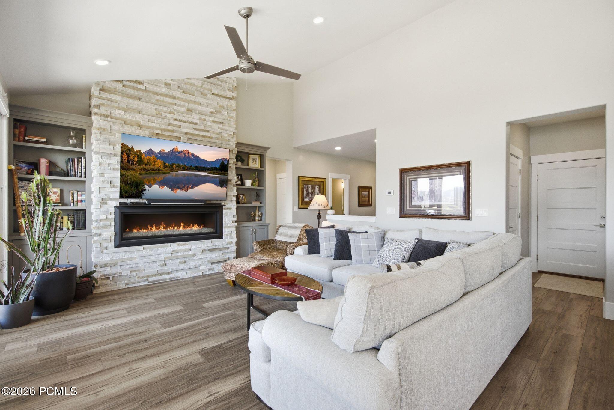 11293 Shoreline Drive