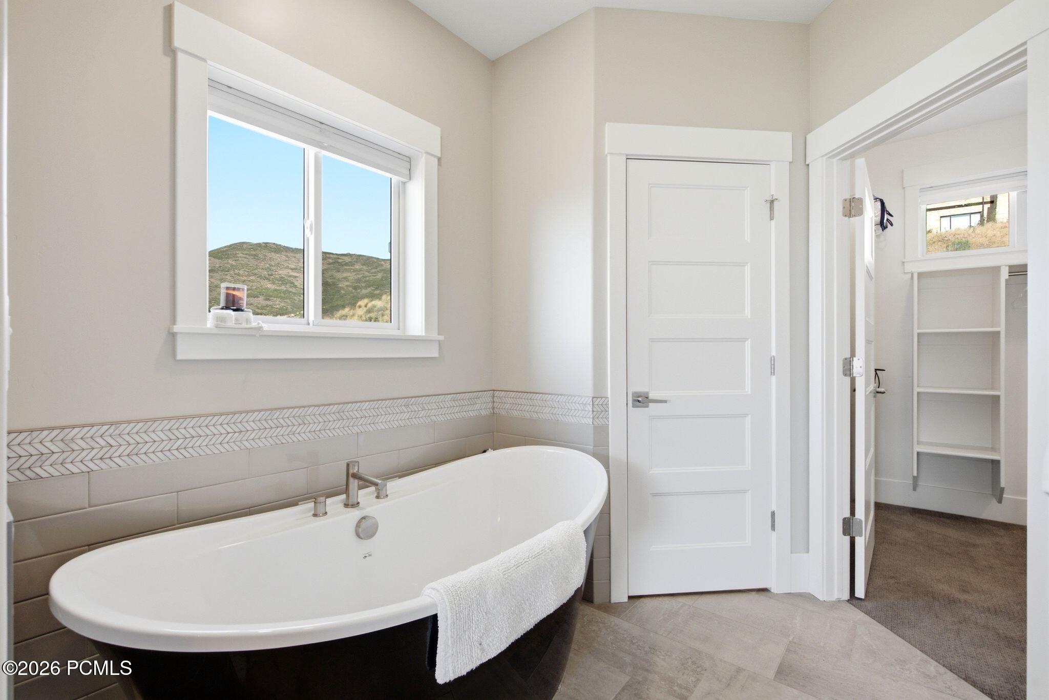 11293 Shoreline Drive