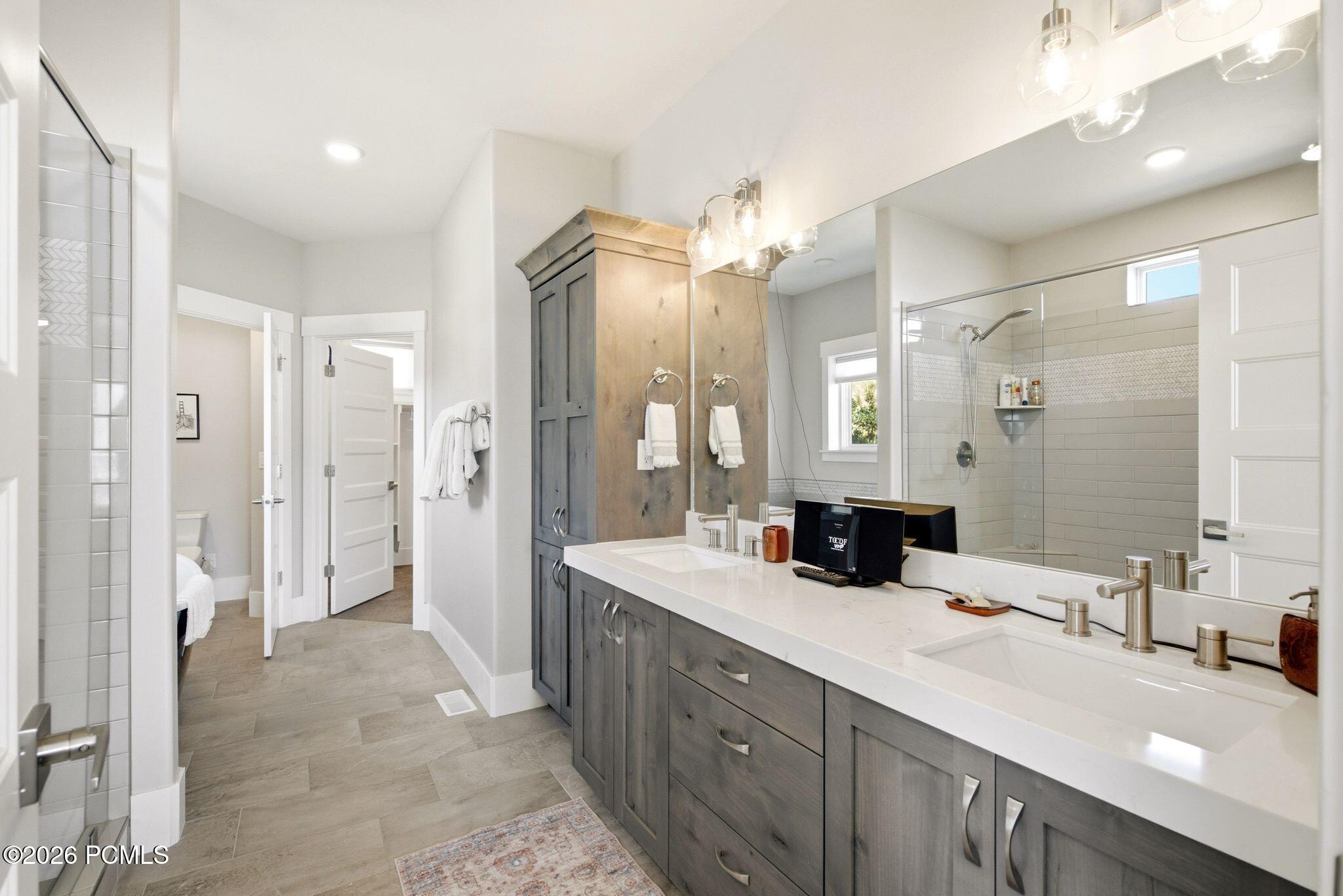11293 Shoreline Drive