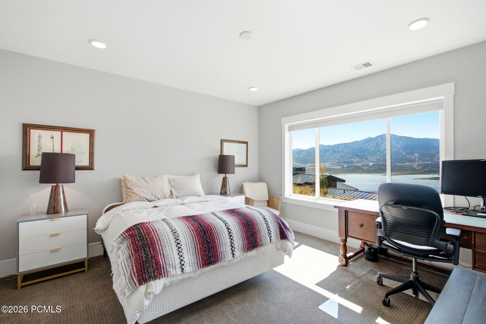 11293 Shoreline Drive