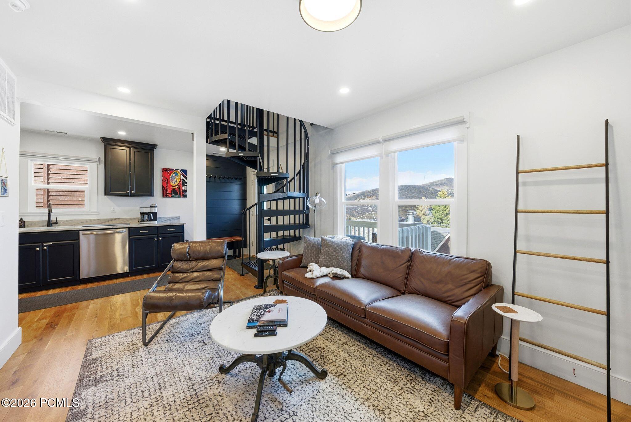 244 Woodside Avenue 5