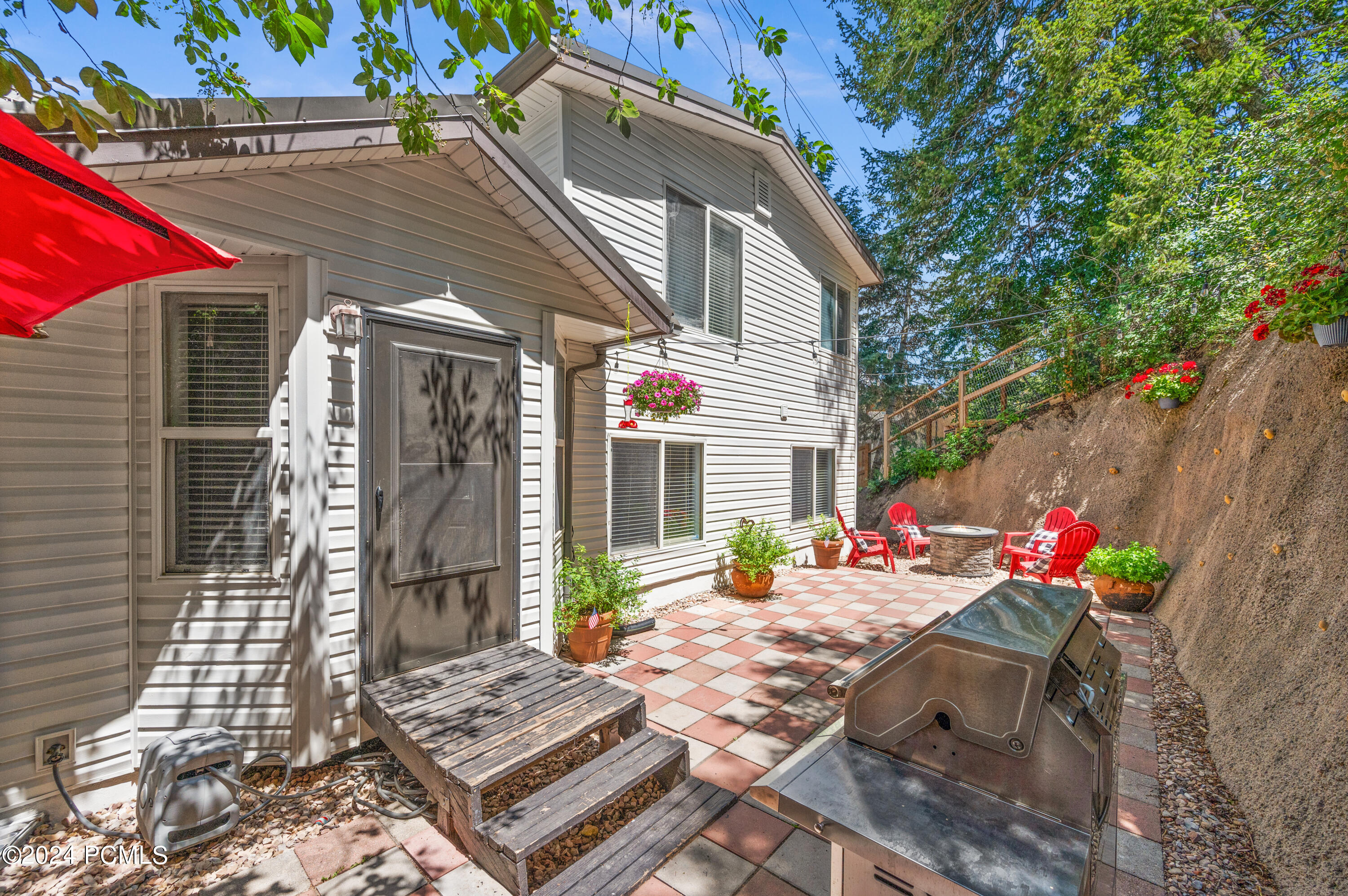 300 Aspen Drive