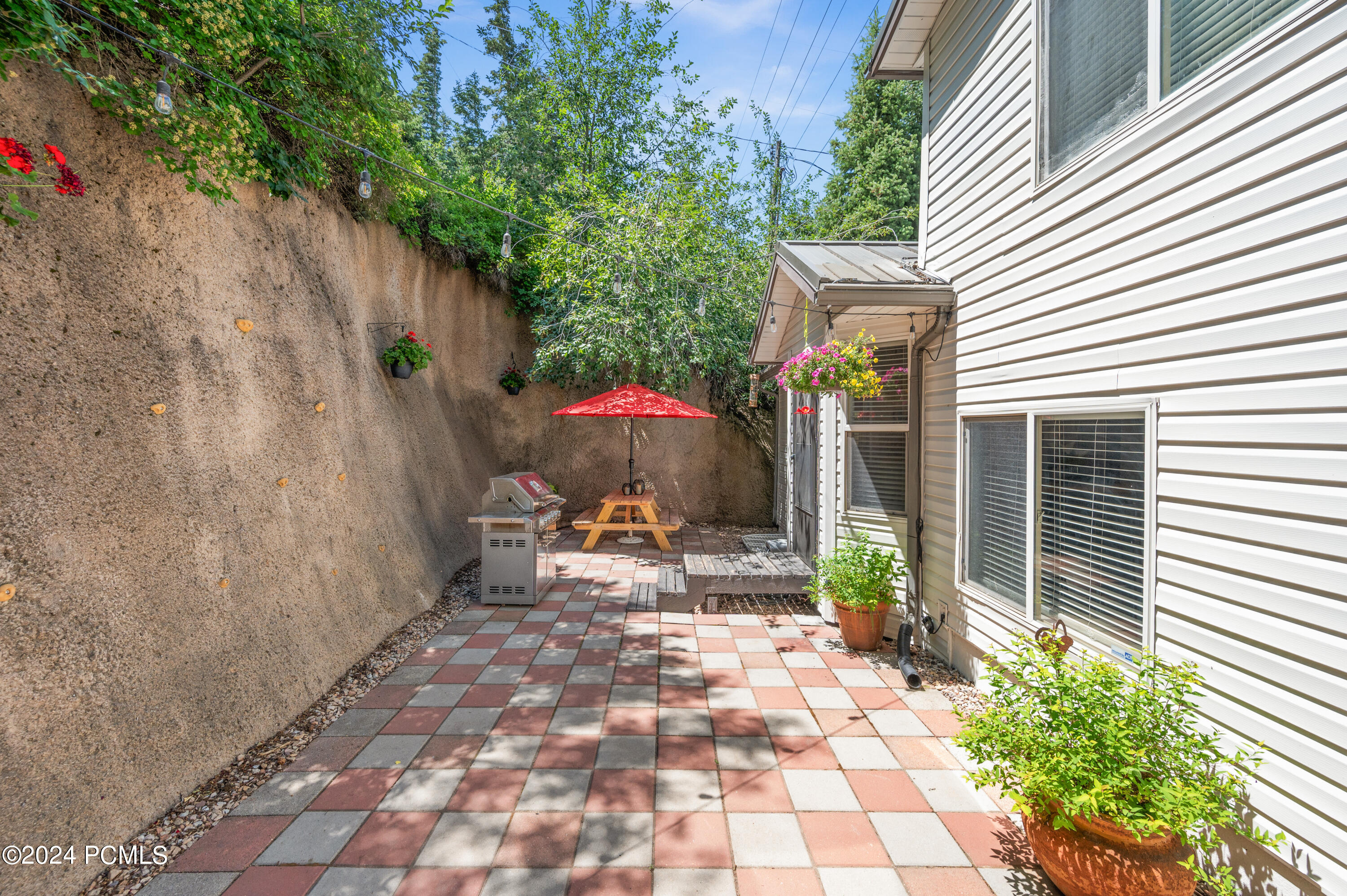 300 Aspen Drive