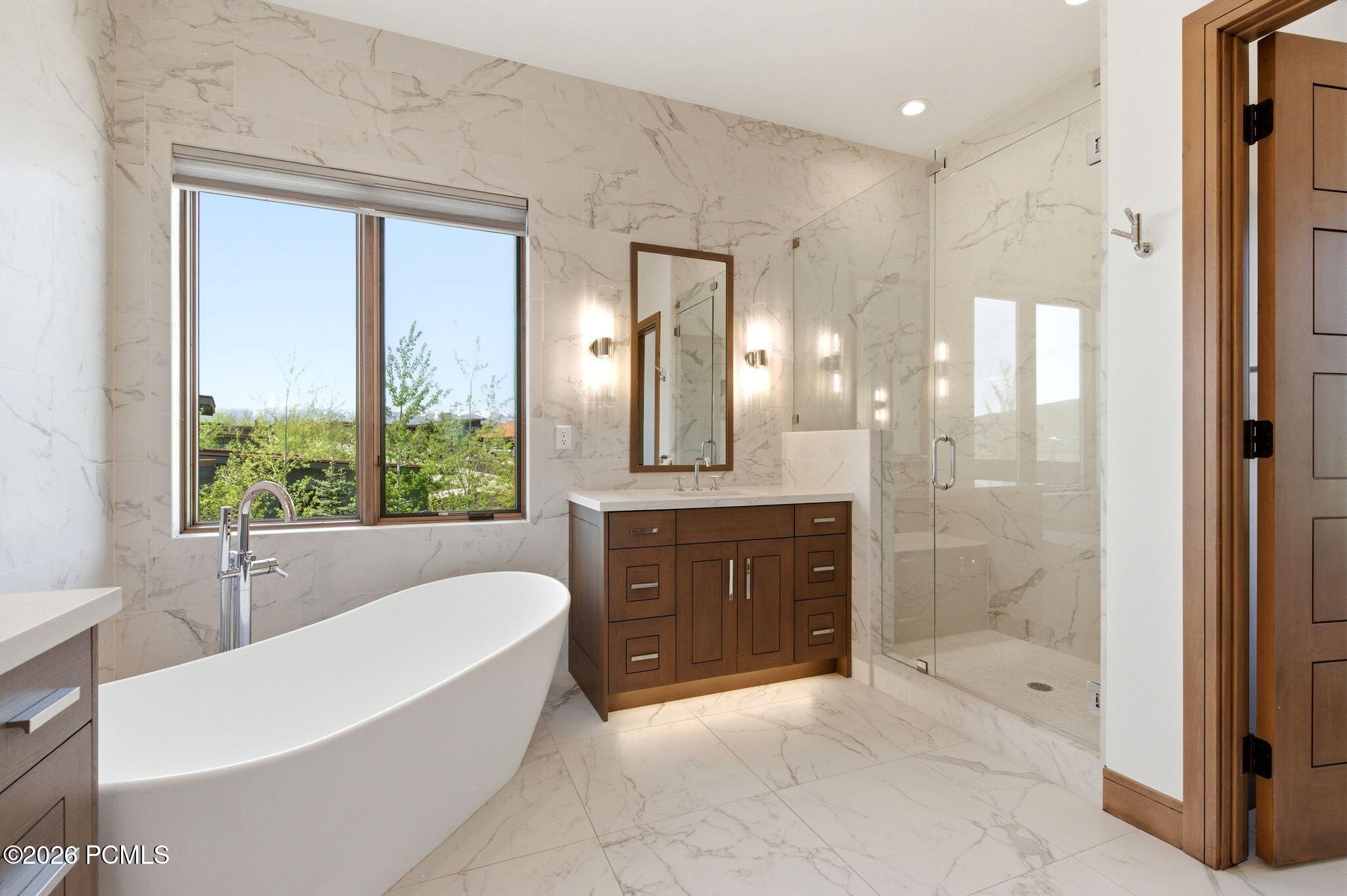 7036 W Golden Bear Loop