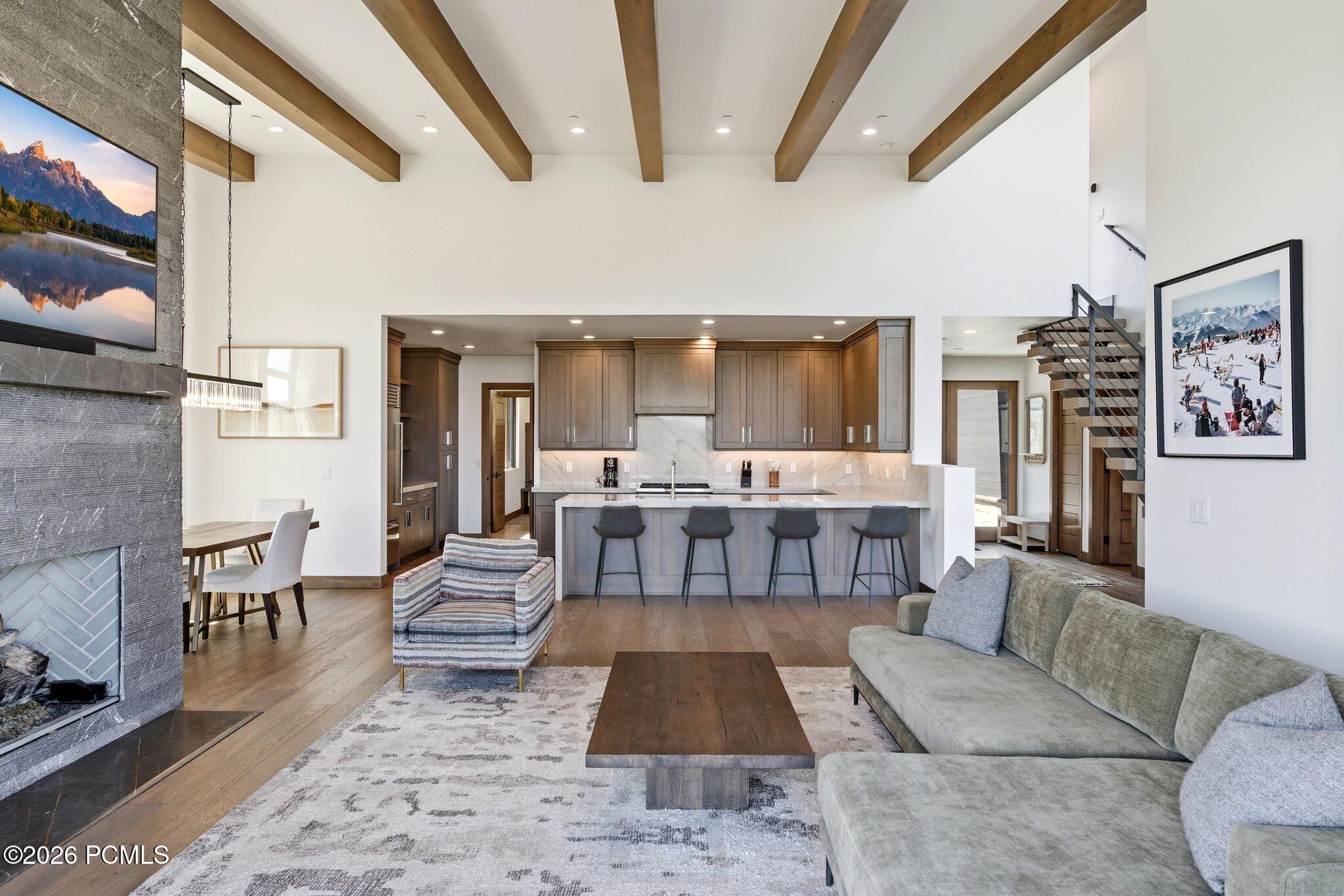 7036 W Golden Bear Loop