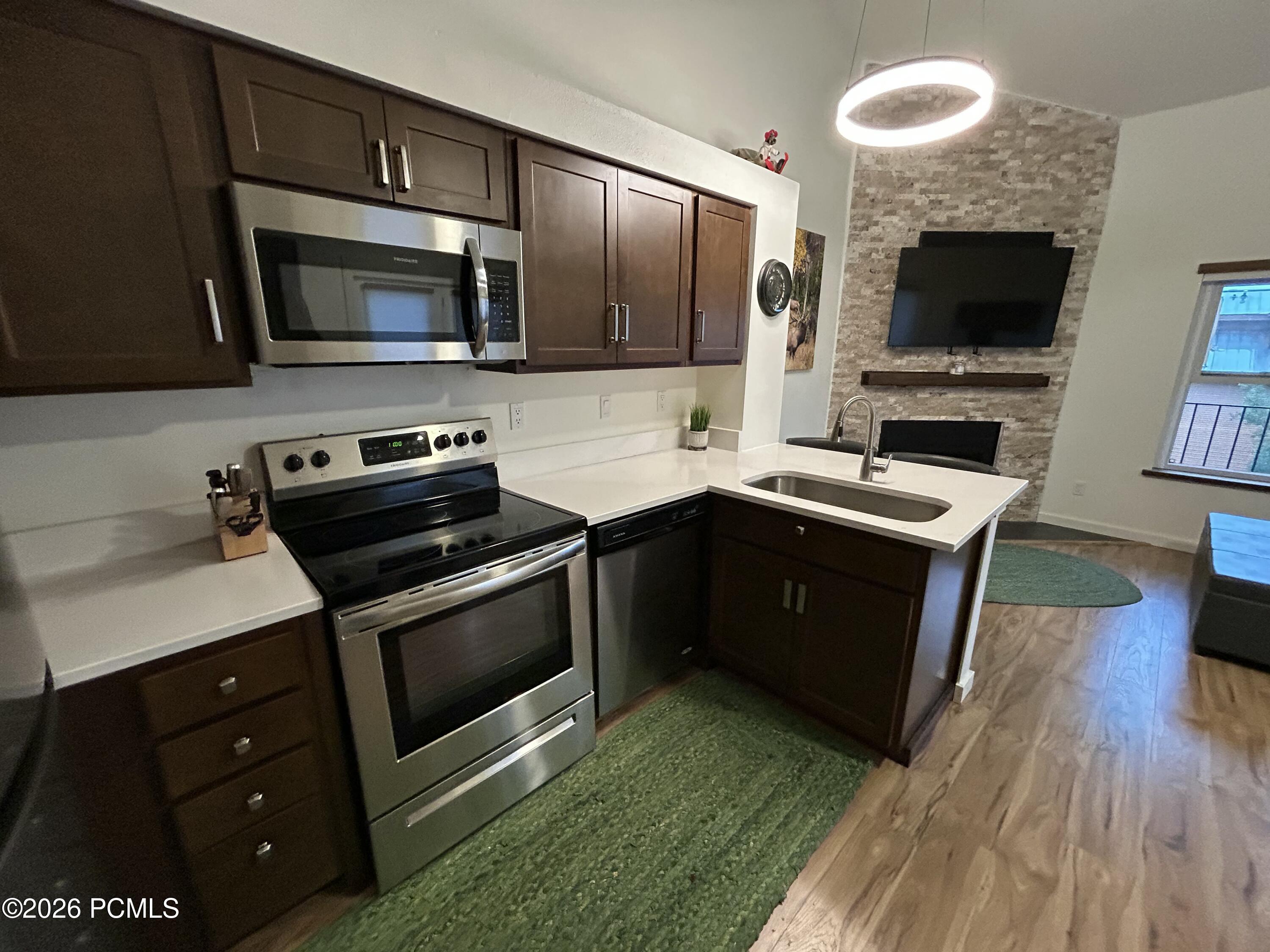 464 N Highway 143 A-410