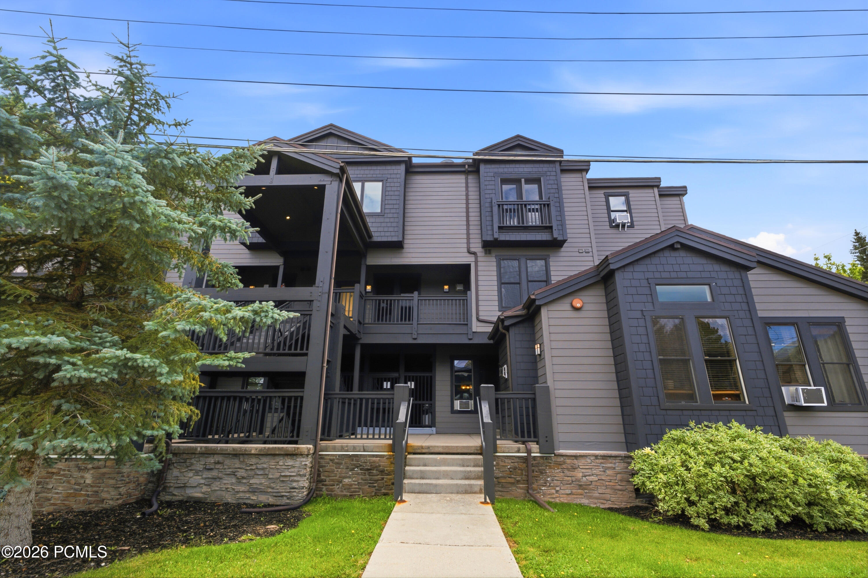 1499 Park Avenue 5