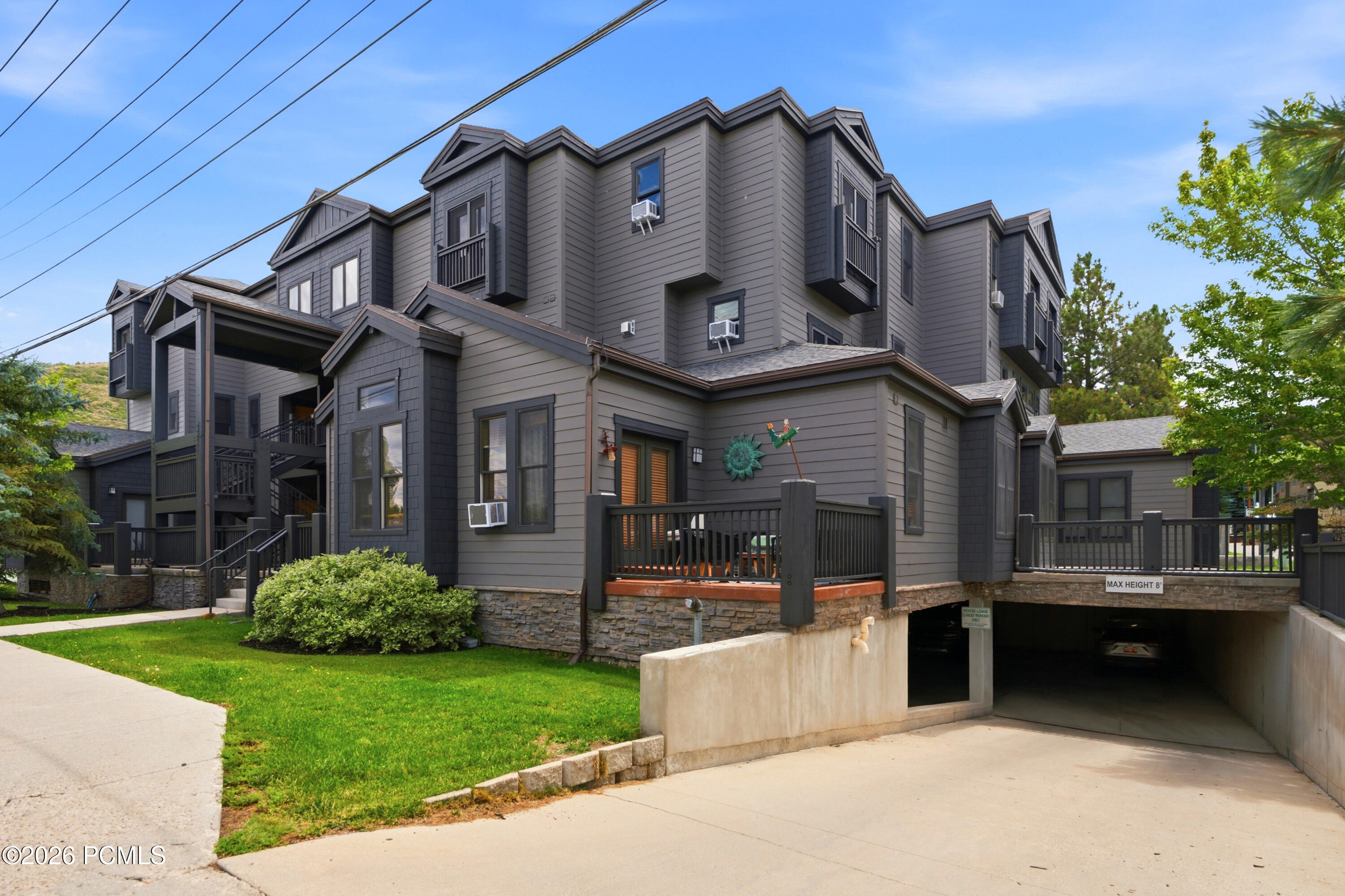 1499 Park Avenue 5