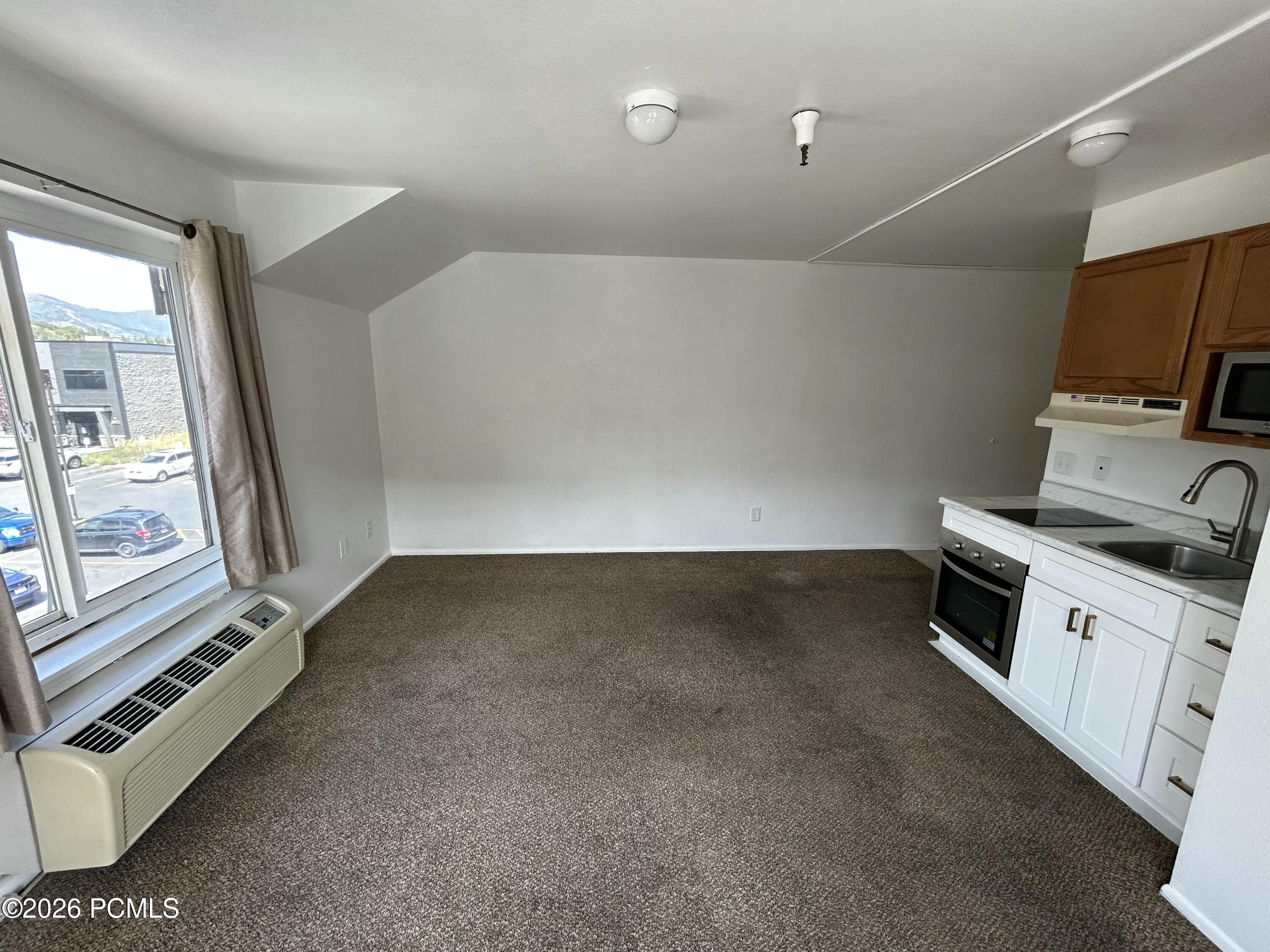 1940 Prospector Avenue 401