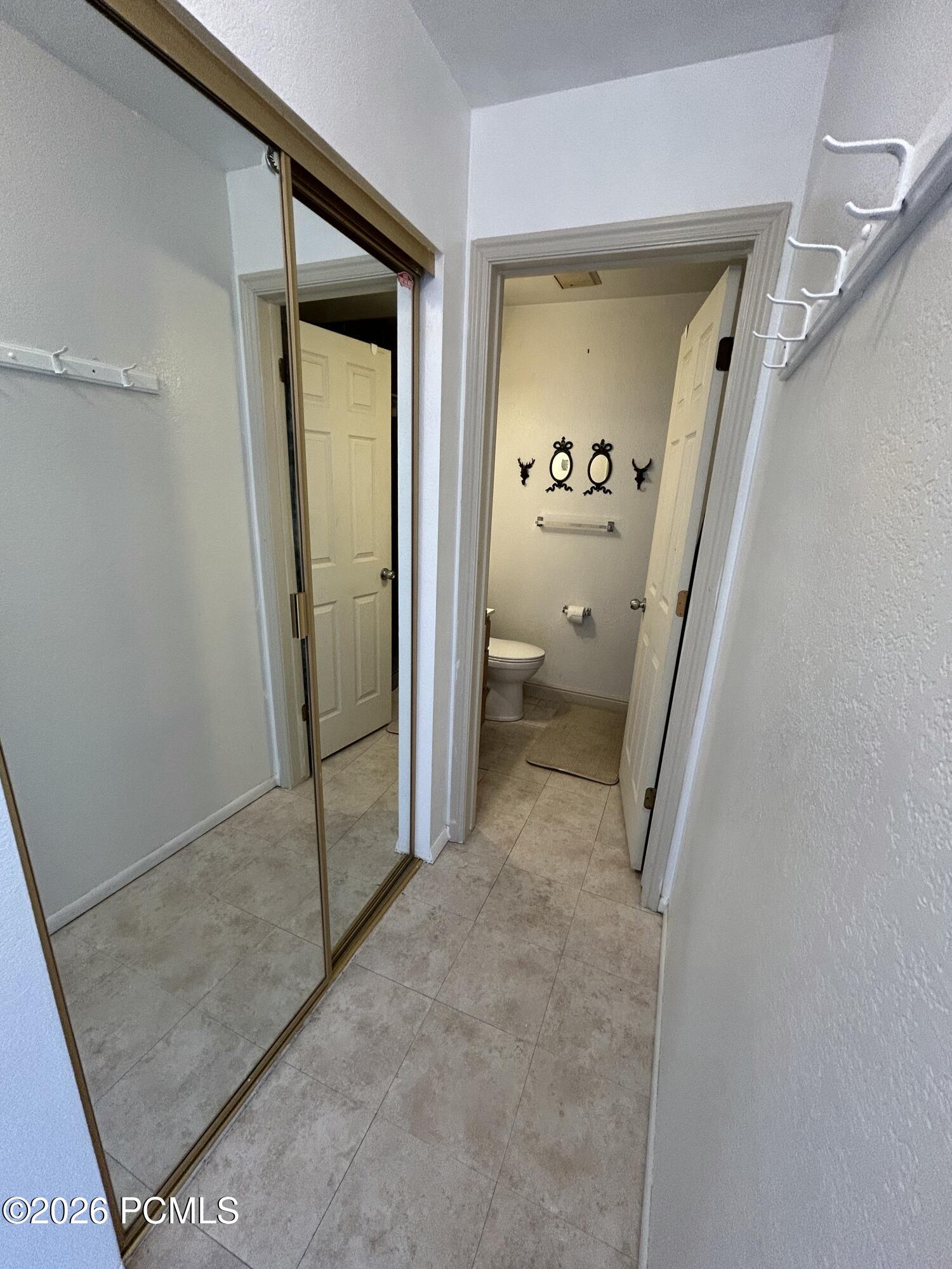 1940 Prospector Avenue 401