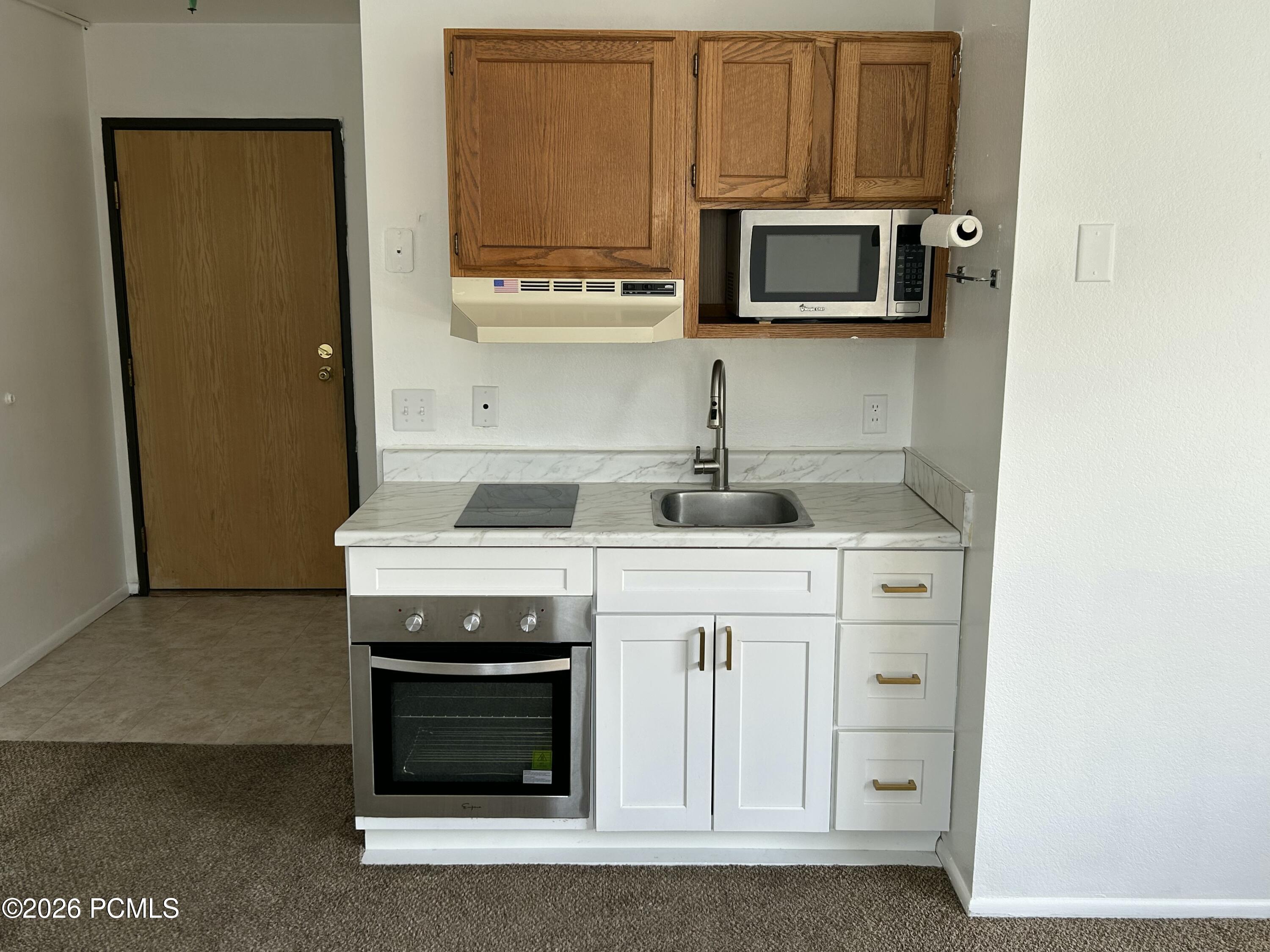 1940 Prospector Avenue 401