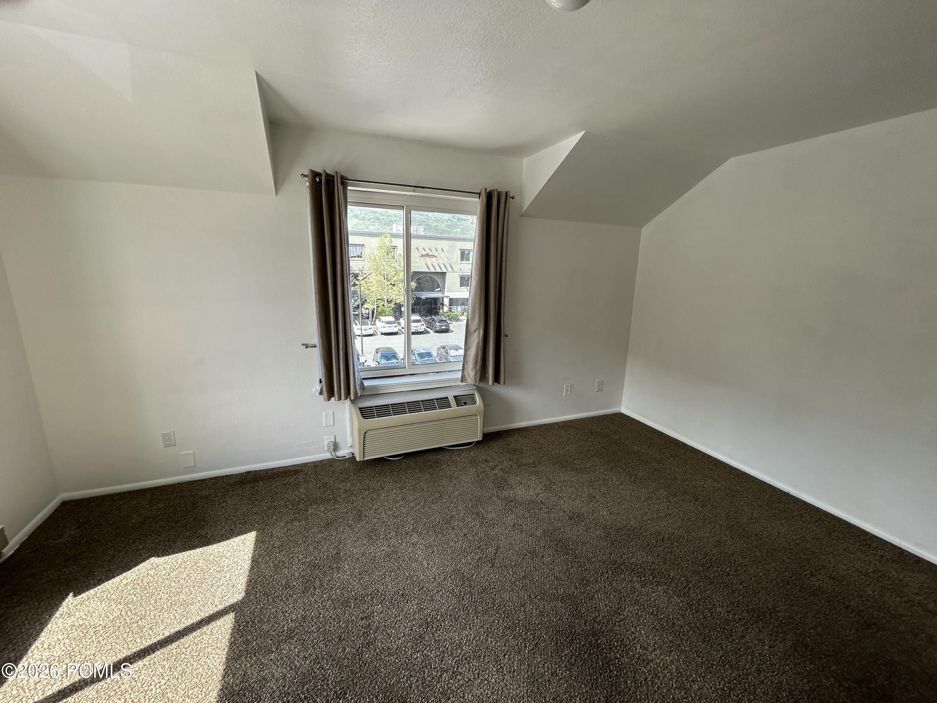 1940 Prospector Avenue 401
