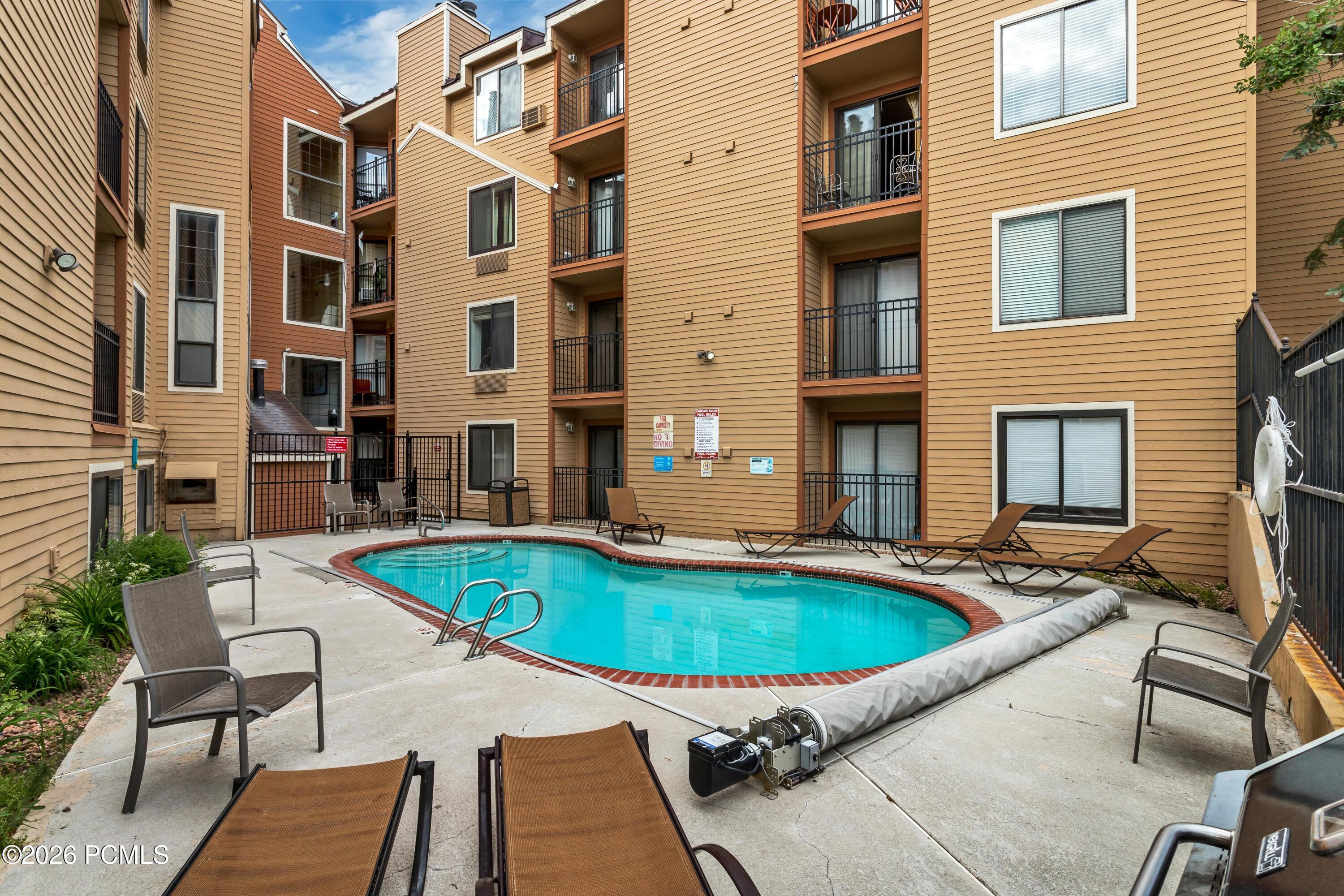 1940 Prospector Avenue 401