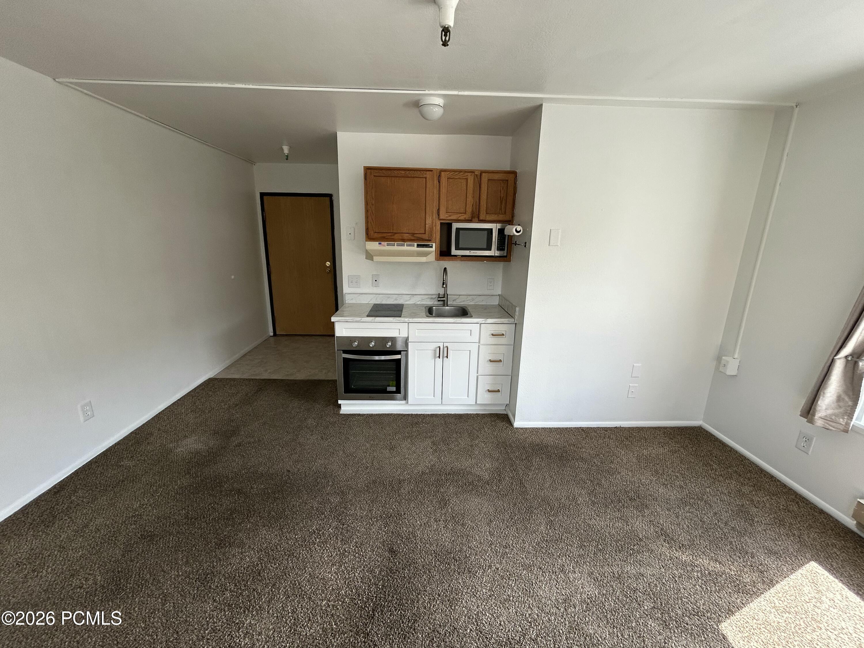1940 Prospector Avenue 401