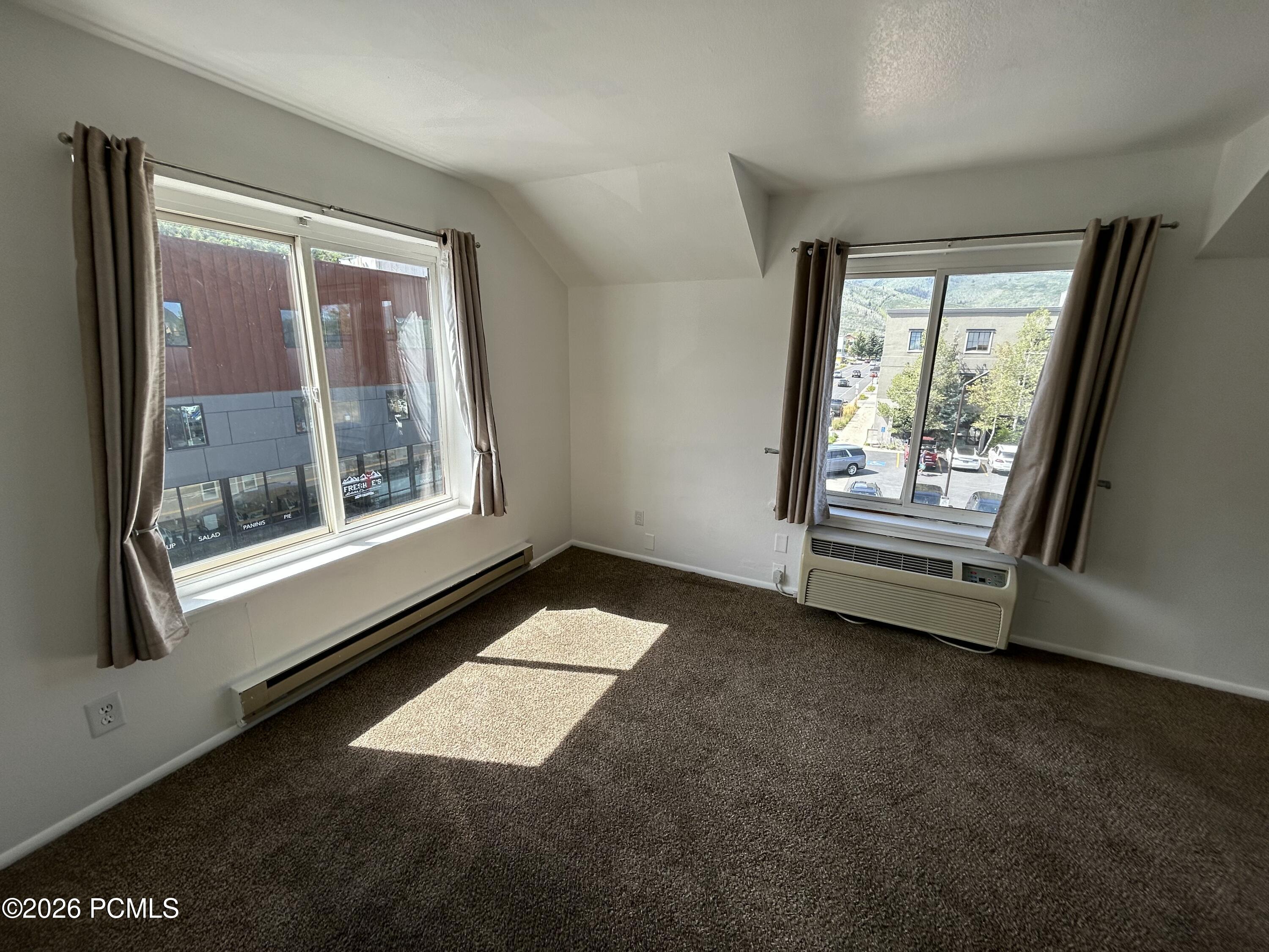 1940 Prospector Avenue 401
