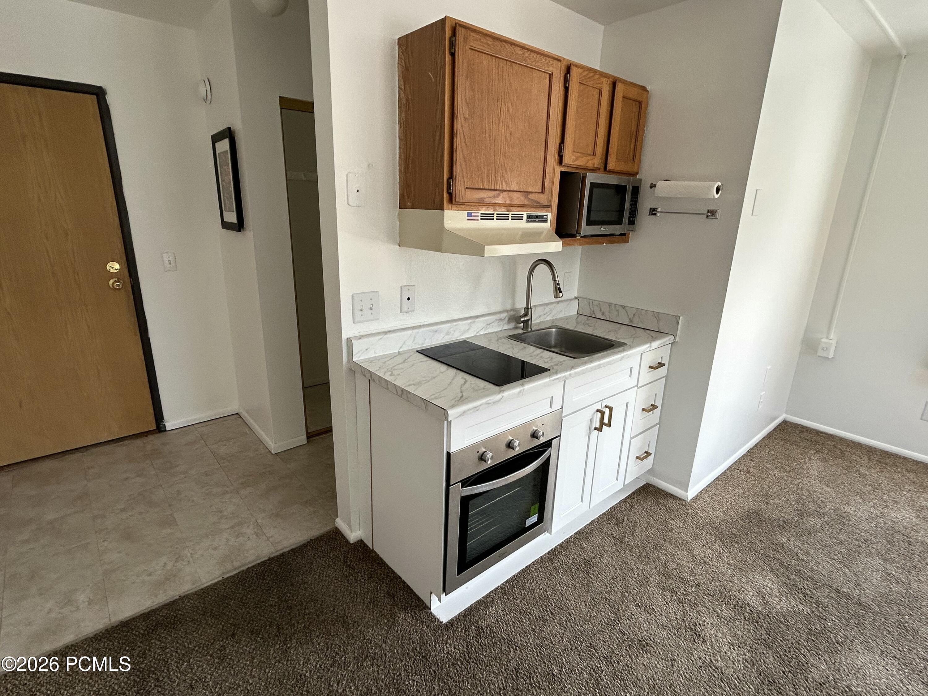 1940 Prospector Avenue 401