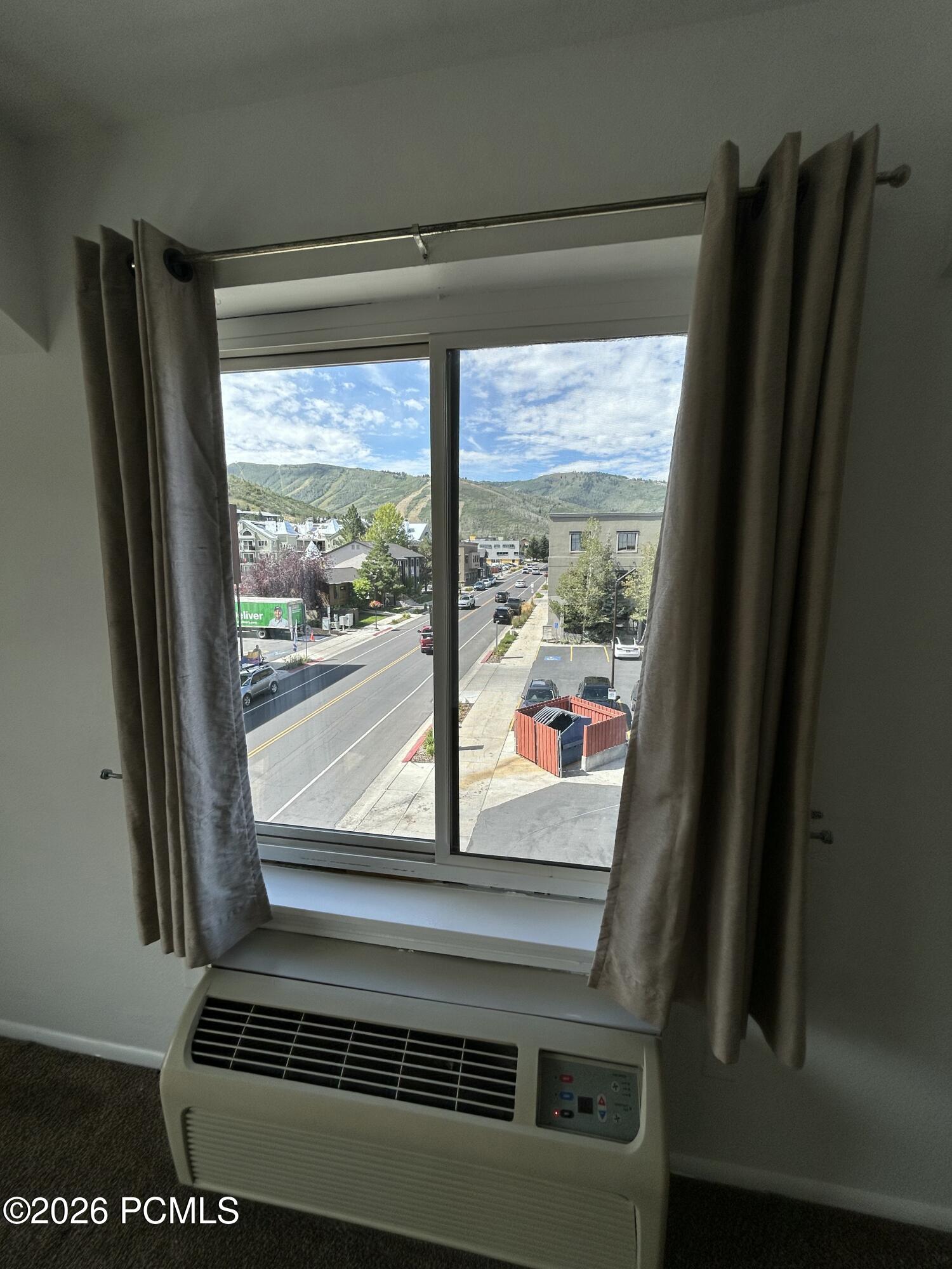 1940 Prospector Avenue 401