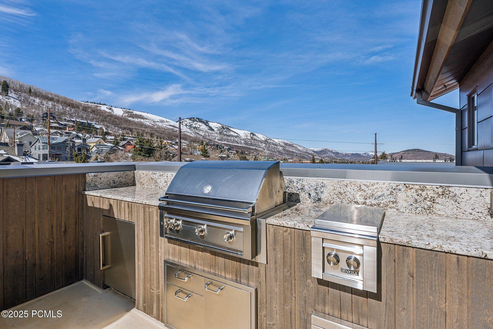 820 Park Avenue 203