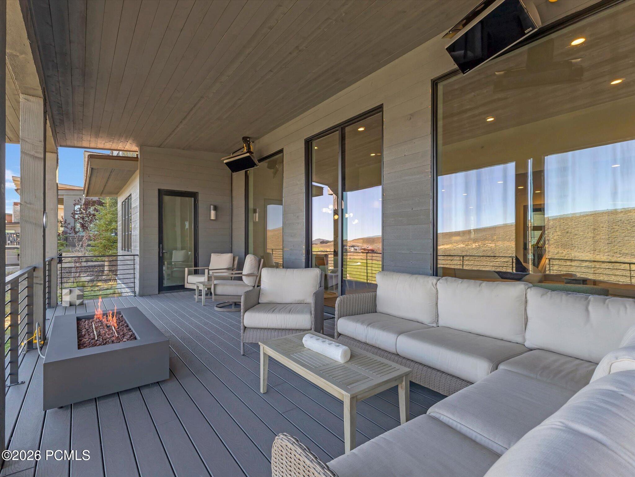 6634 W Golden Bear Loop