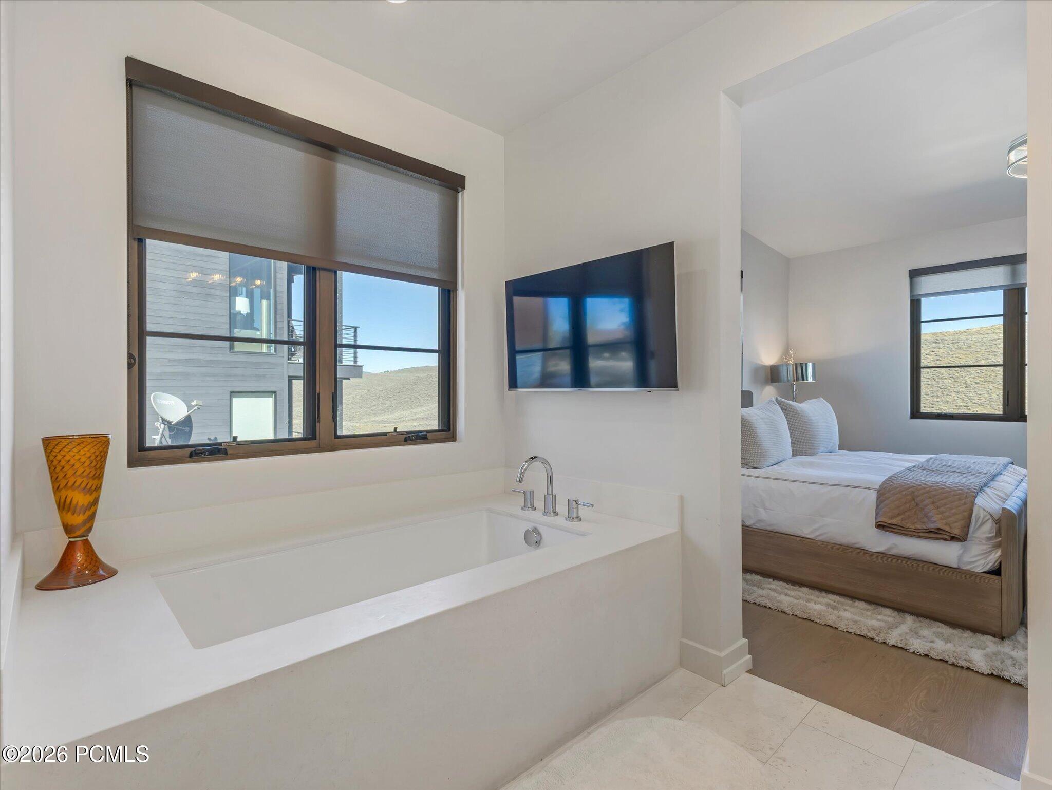 6634 W Golden Bear Loop