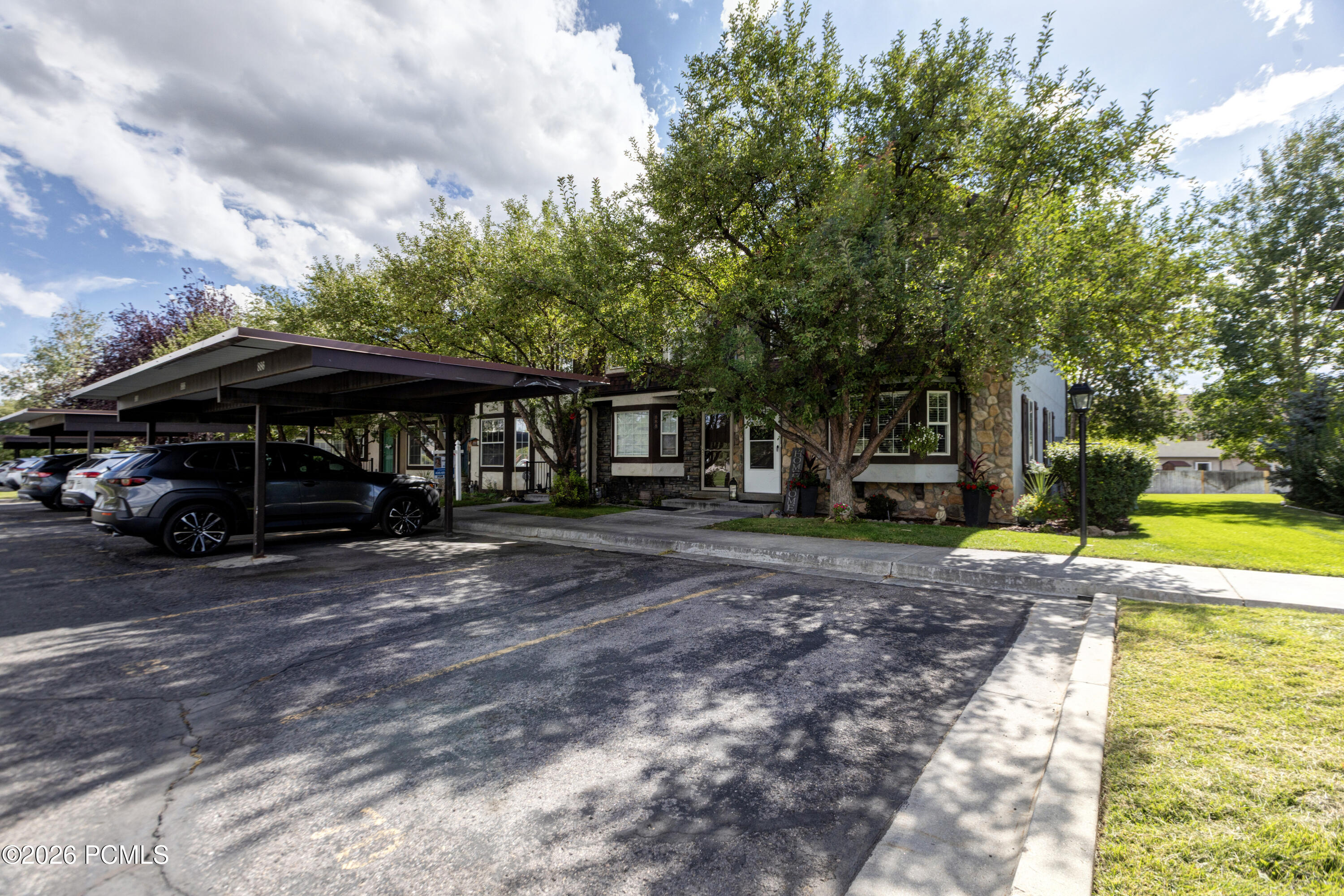 886 N Hamlet Circle Circle