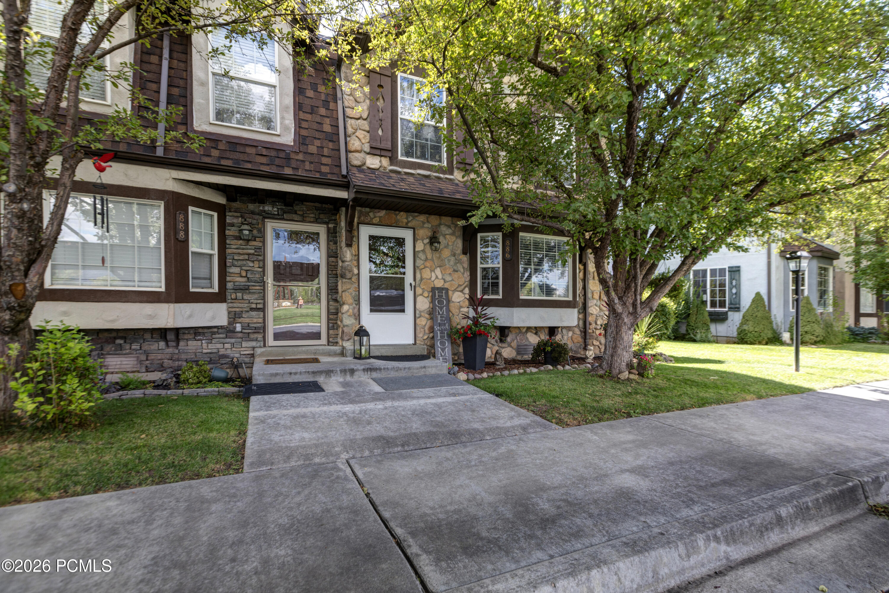 886 N Hamlet Circle Circle