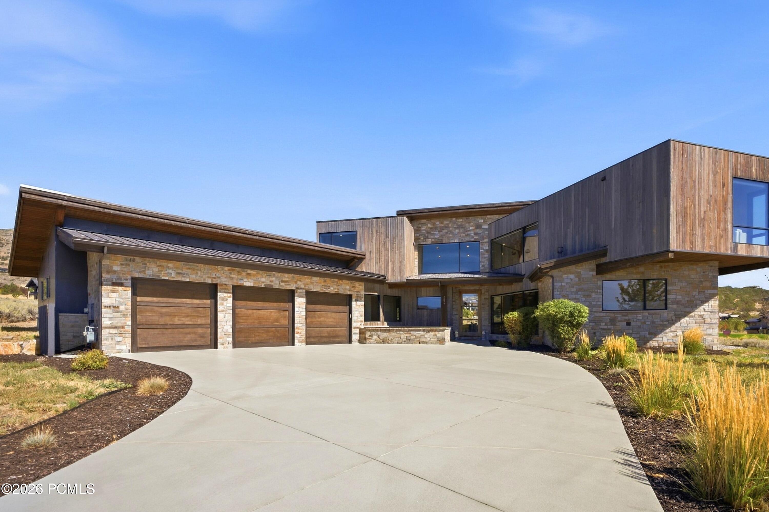 1090 N Oquirrh Mountain Drive