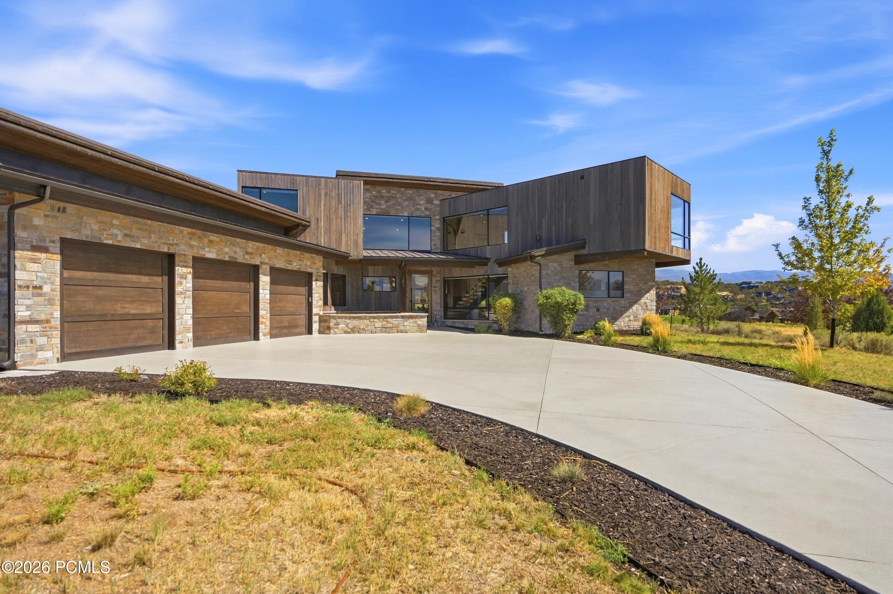 1090 N Oquirrh Mountain Drive