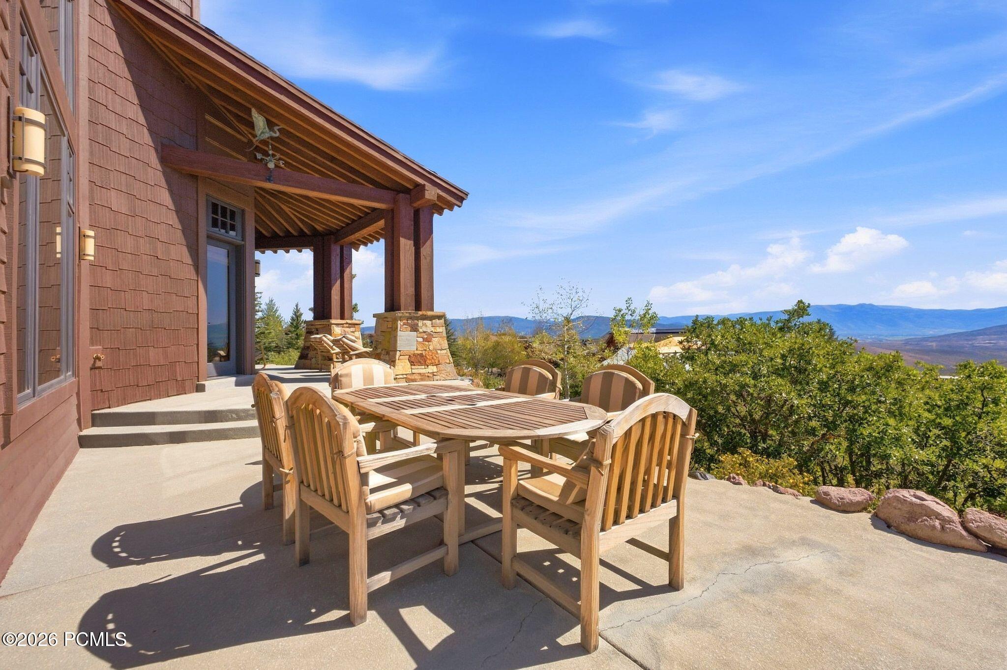 8425 N Sunrise Loop