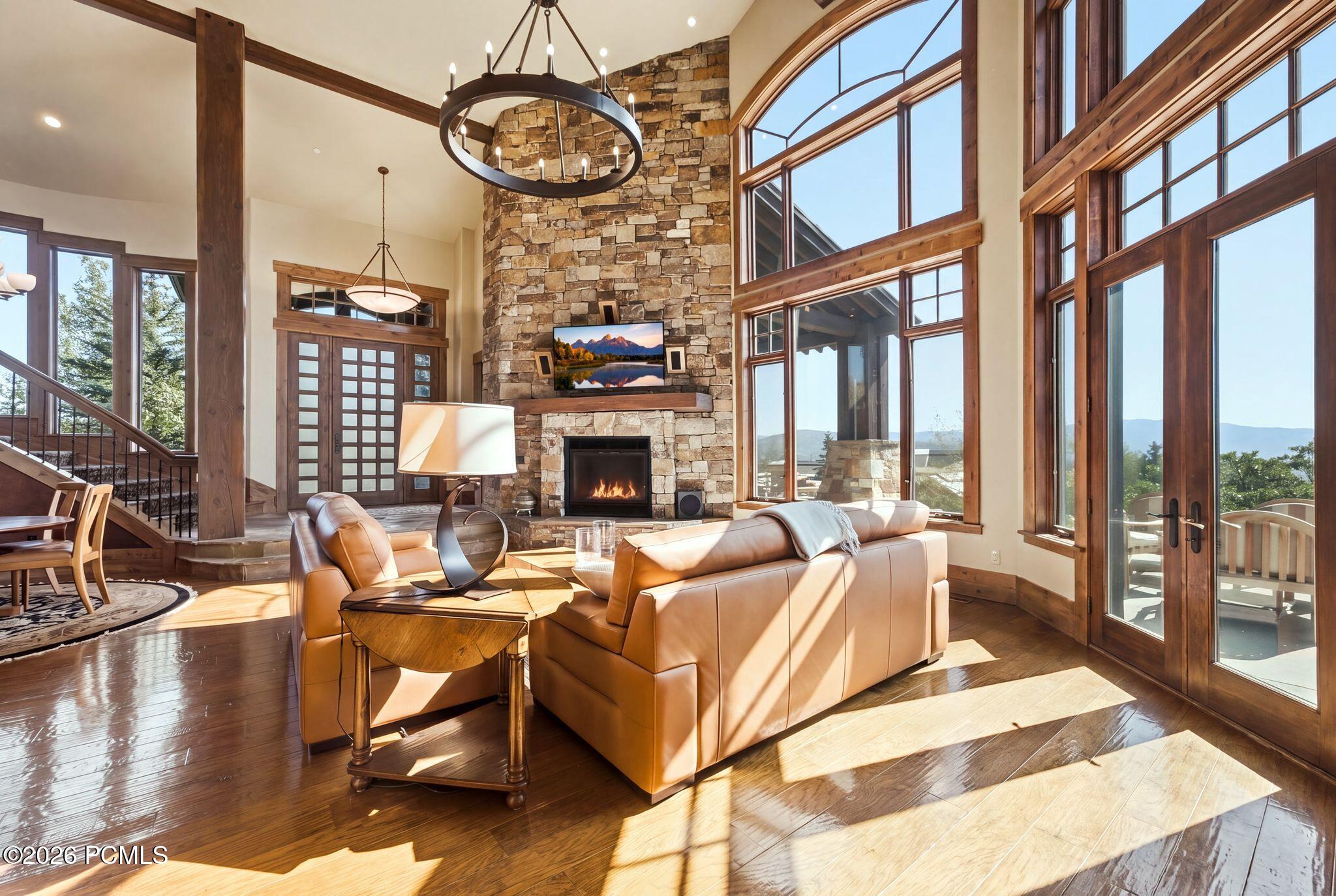 8425 N Sunrise Loop