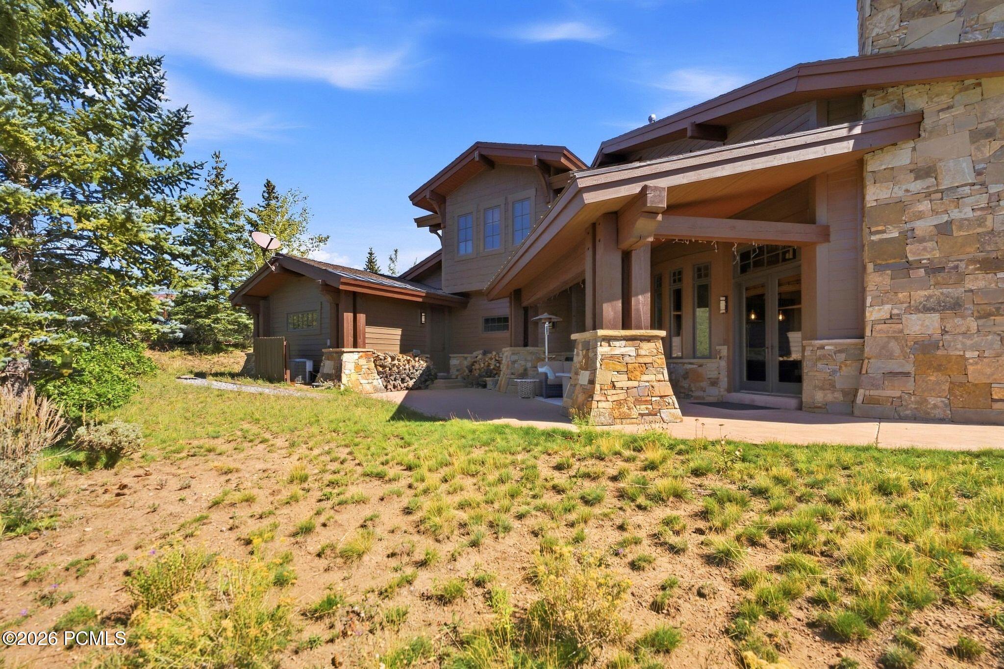 8425 N Sunrise Loop