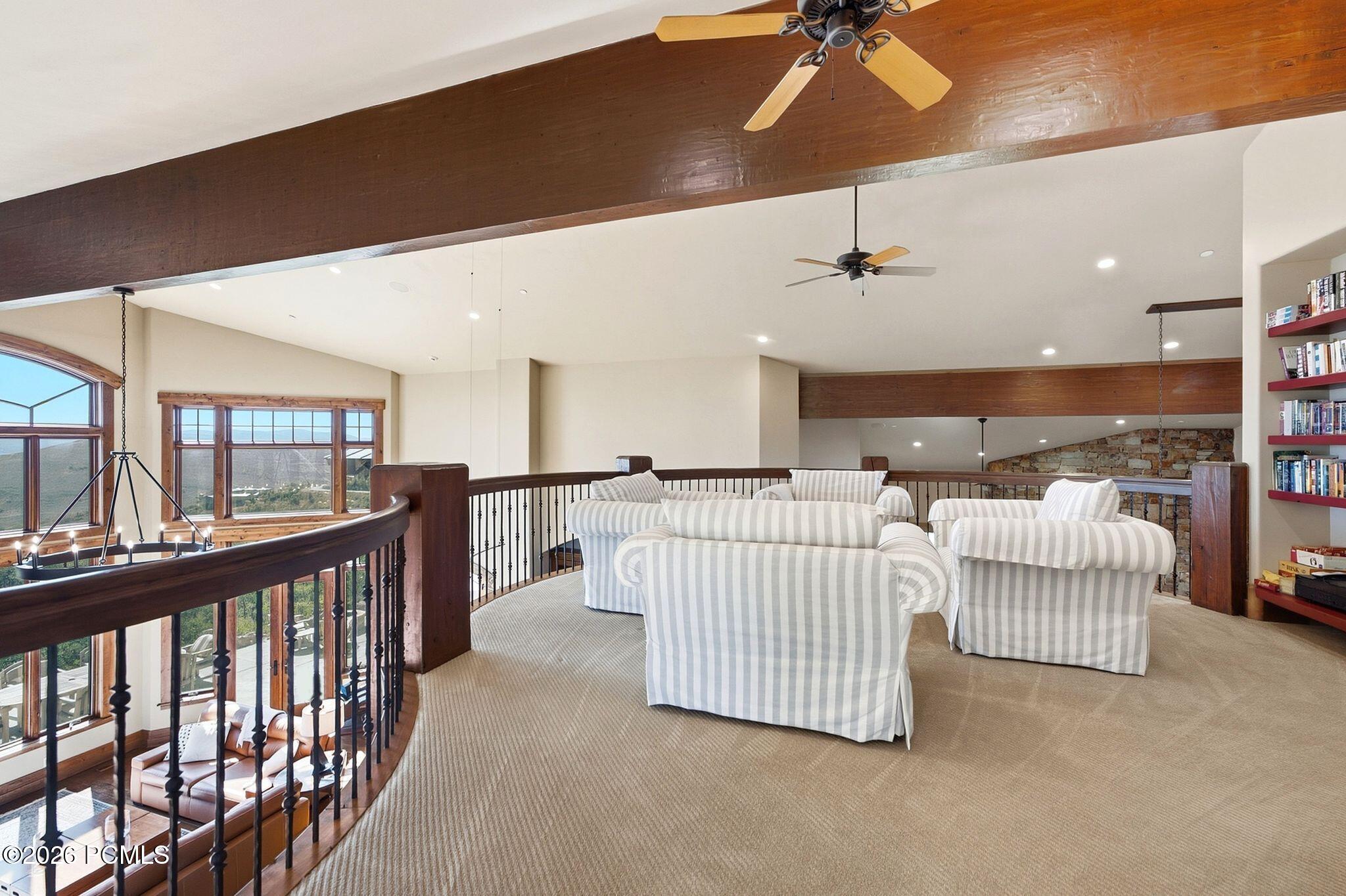 8425 N Sunrise Loop