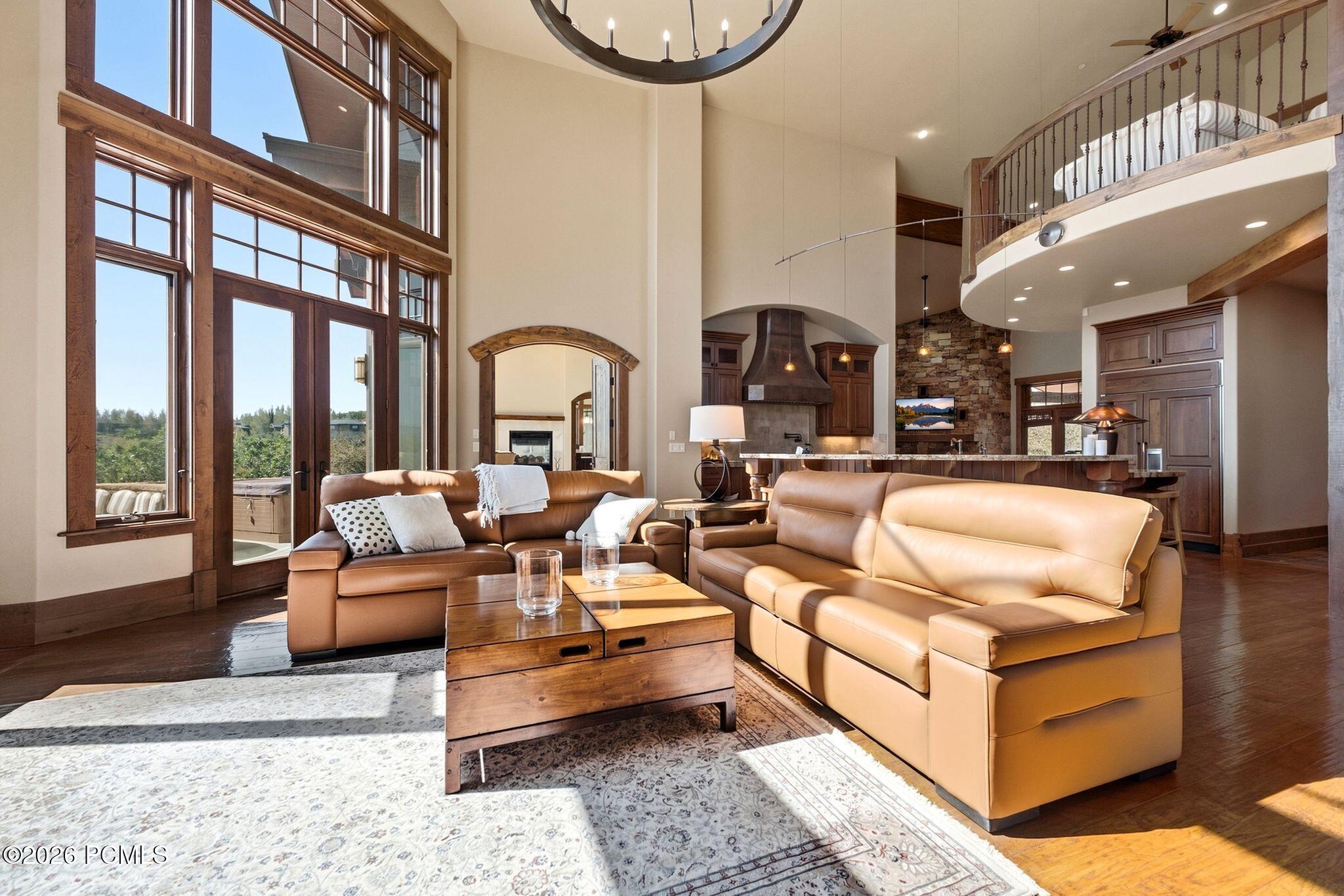 8425 N Sunrise Loop
